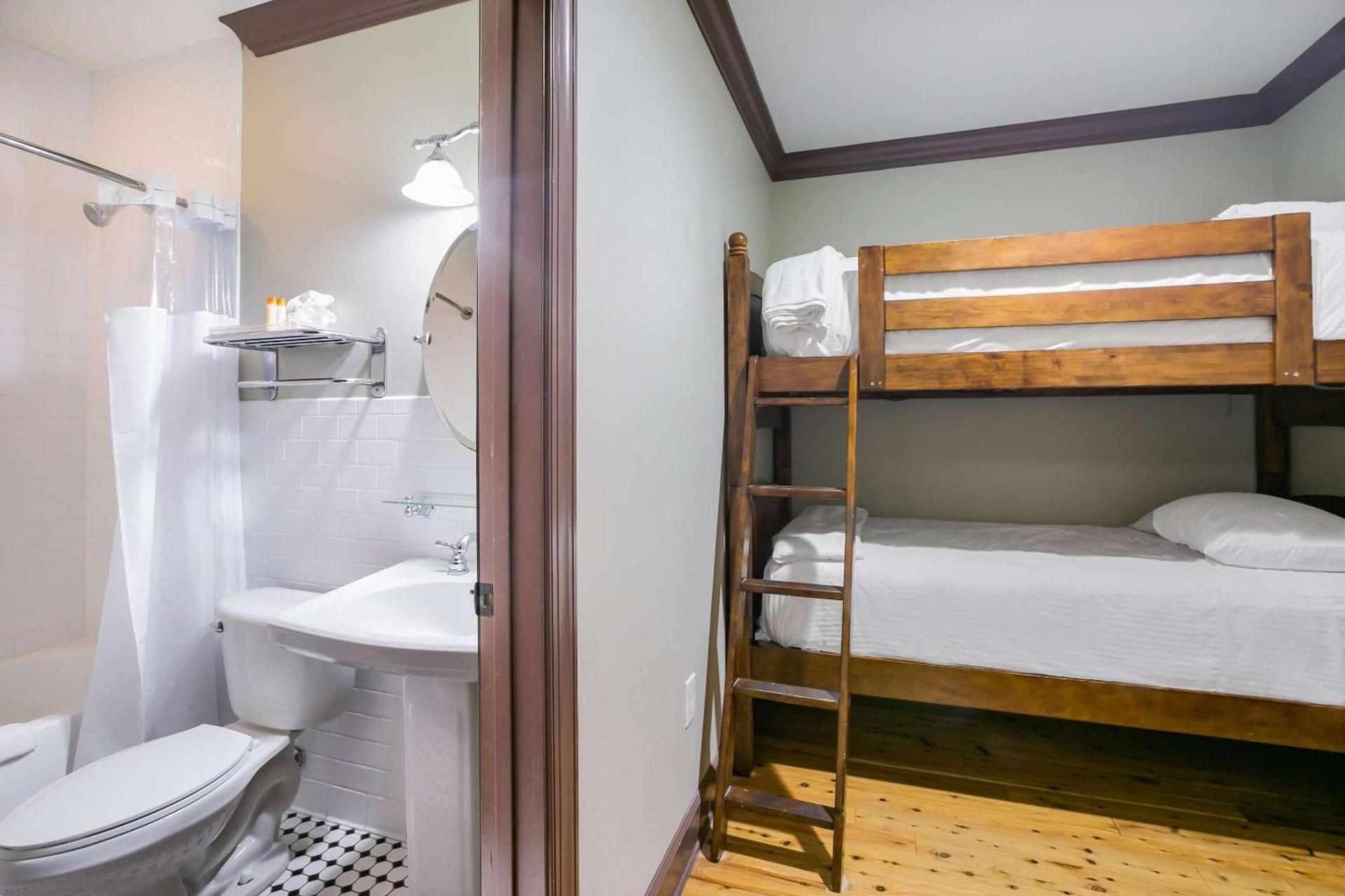 Water Street Hotel & Marina, an Ascend Collection Hotel photo 21