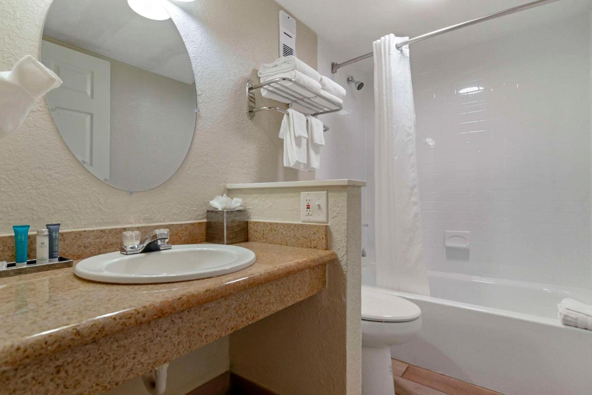 Inn on Destin Harbor, an Ascend Collection Hotel photo 57