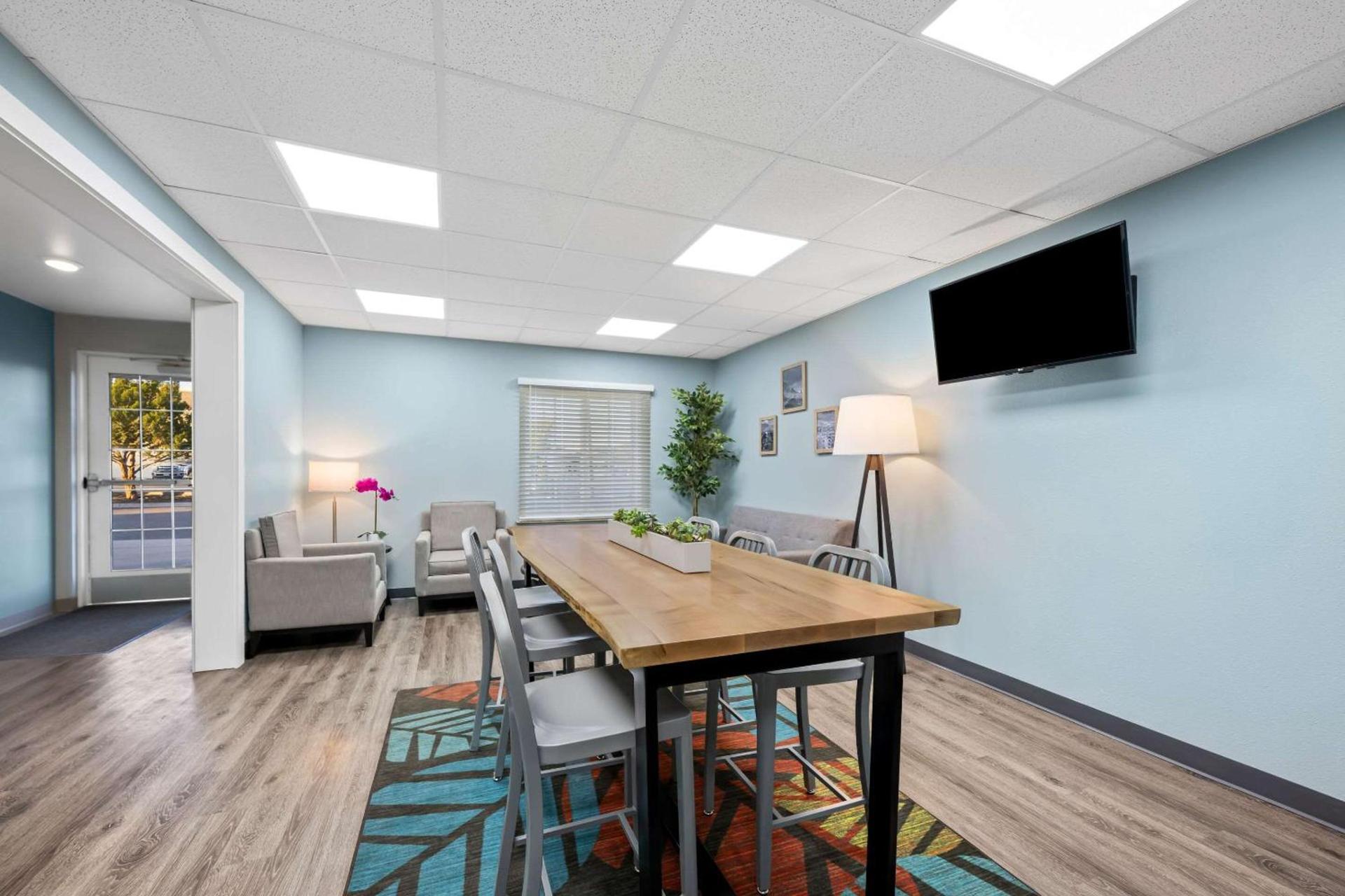 WoodSpring Suites Hobbs photo 5