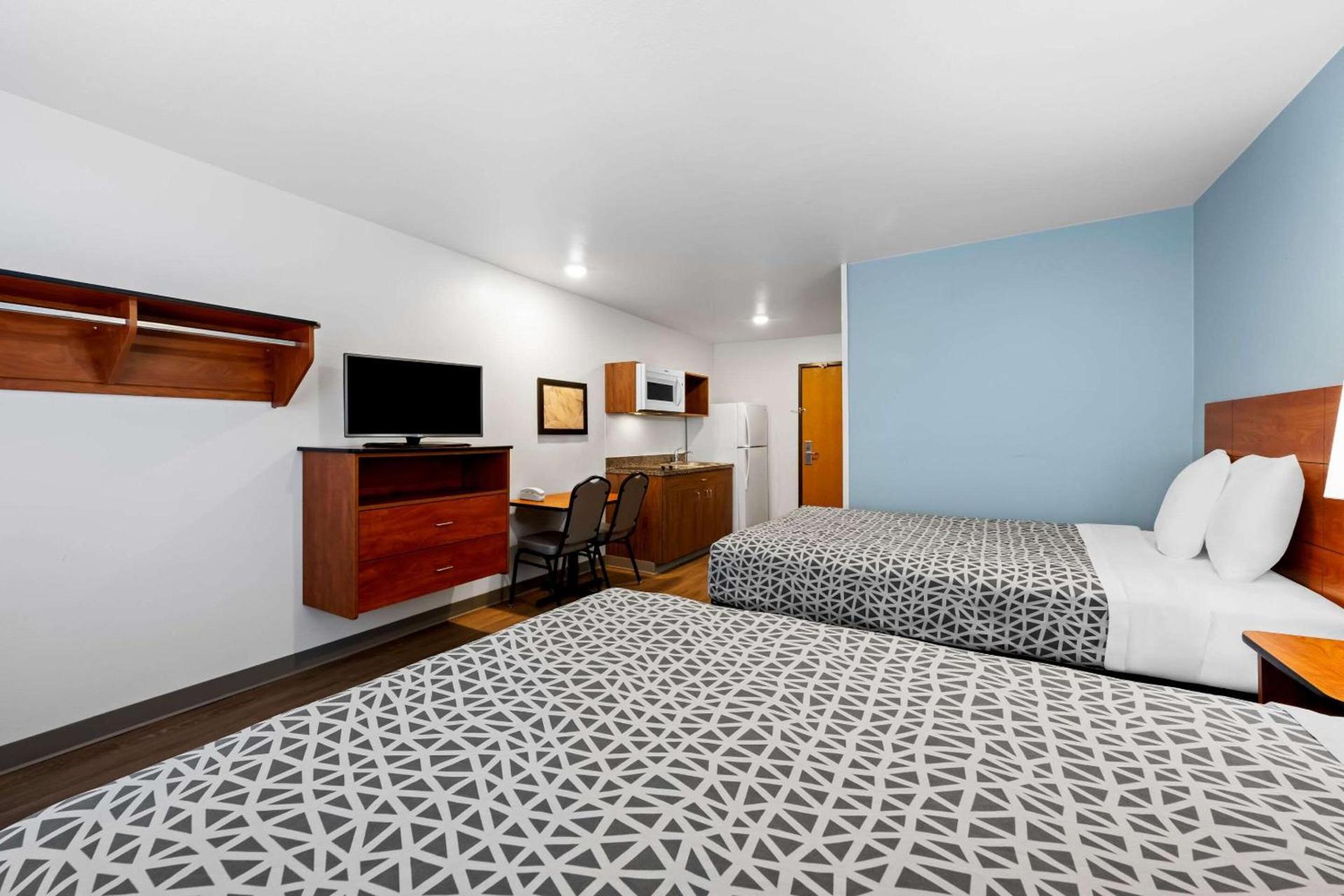 WoodSpring Suites Hobbs photo 13