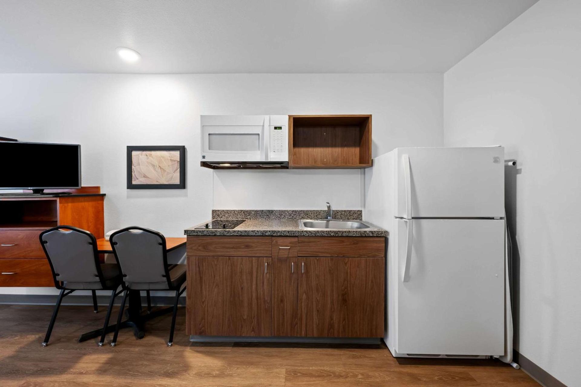 WoodSpring Suites Hobbs photo 17