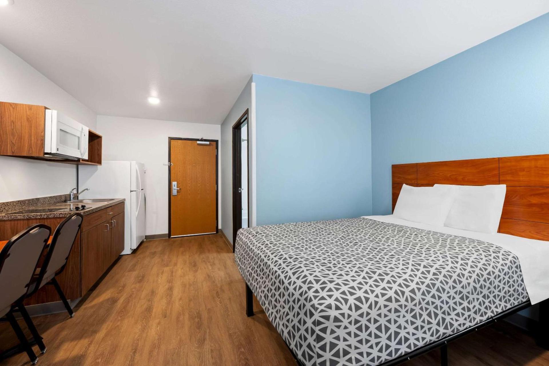 WoodSpring Suites Hobbs photo 16