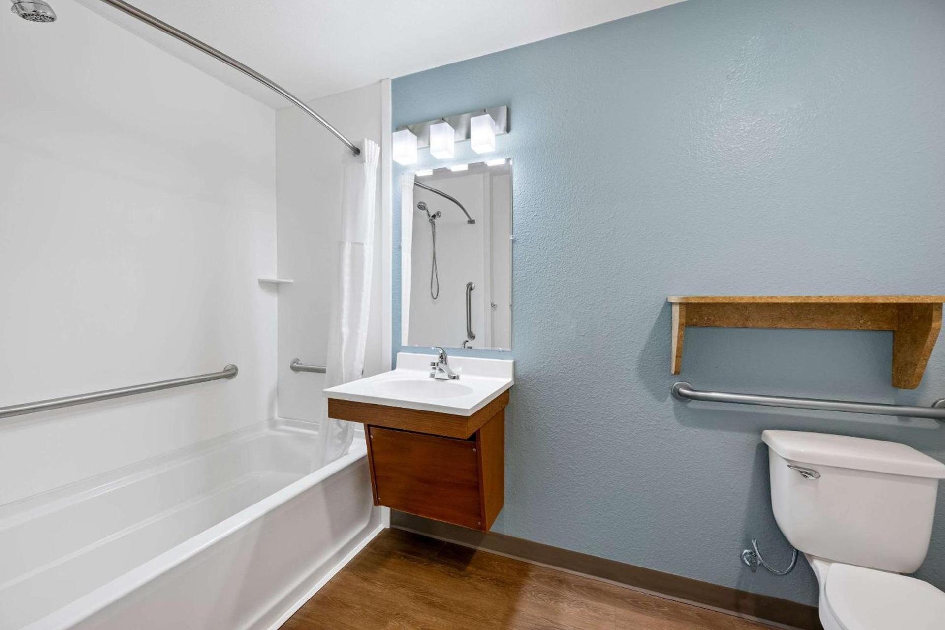 WoodSpring Suites Hobbs photo 23
