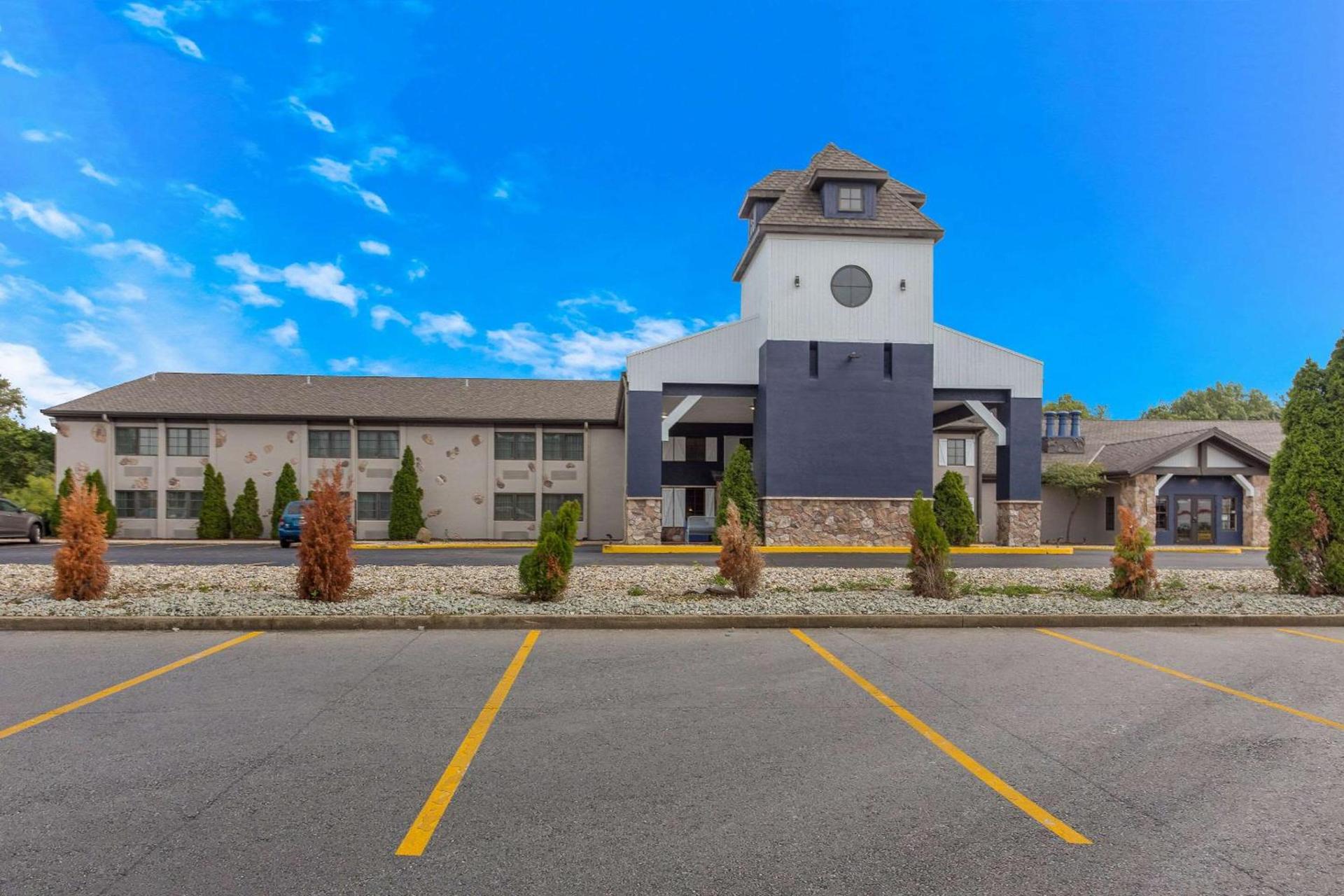 Wingate by Wyndham South Bend - Notre Dame photo 2