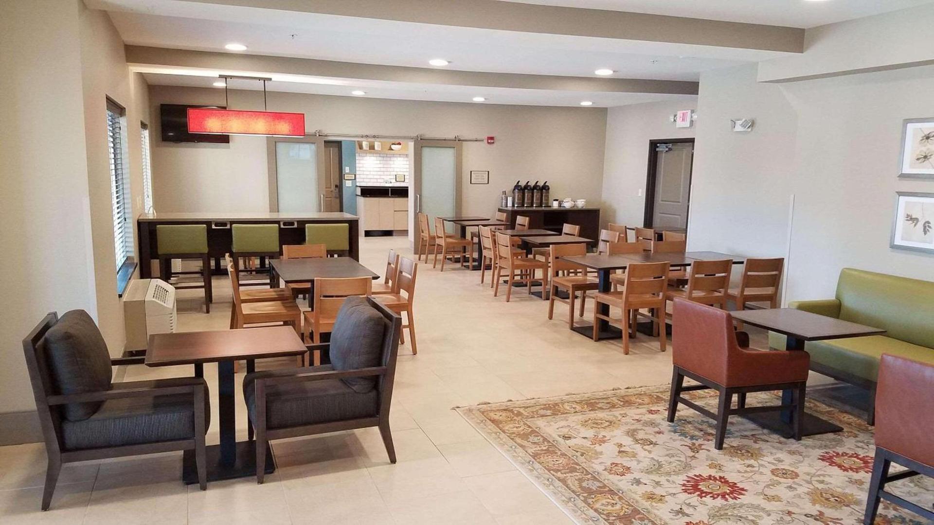 Country Inn & Suites by Radisson, St Cloud West, MN photo 11