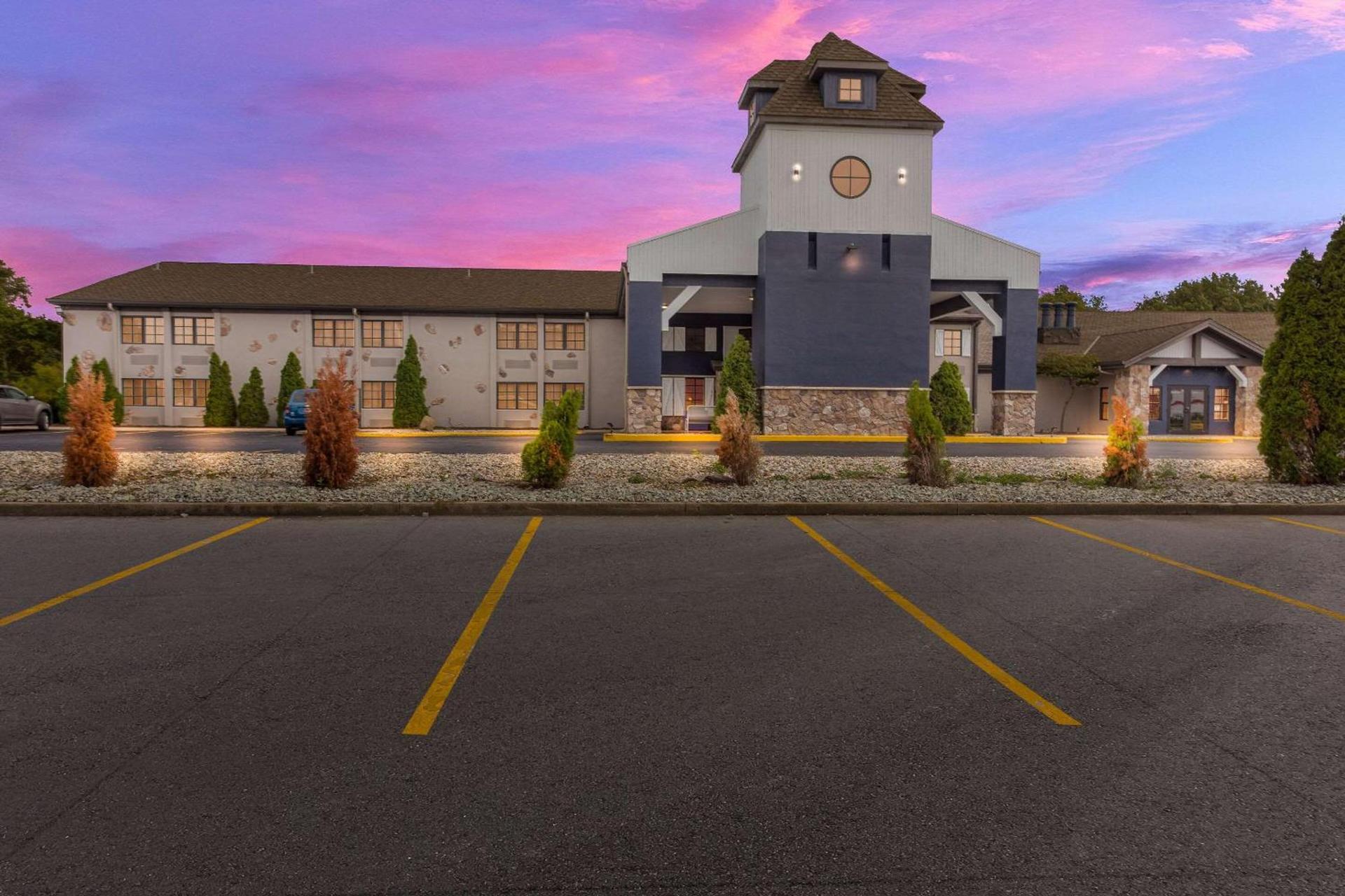Wingate by Wyndham South Bend - Notre Dame photo 3