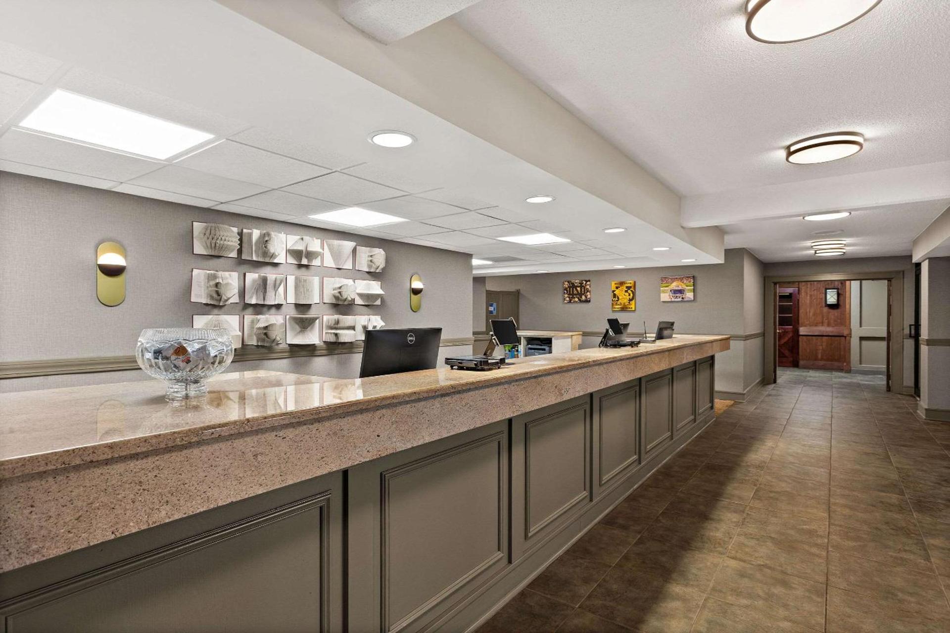 Wingate by Wyndham South Bend - Notre Dame photo 6