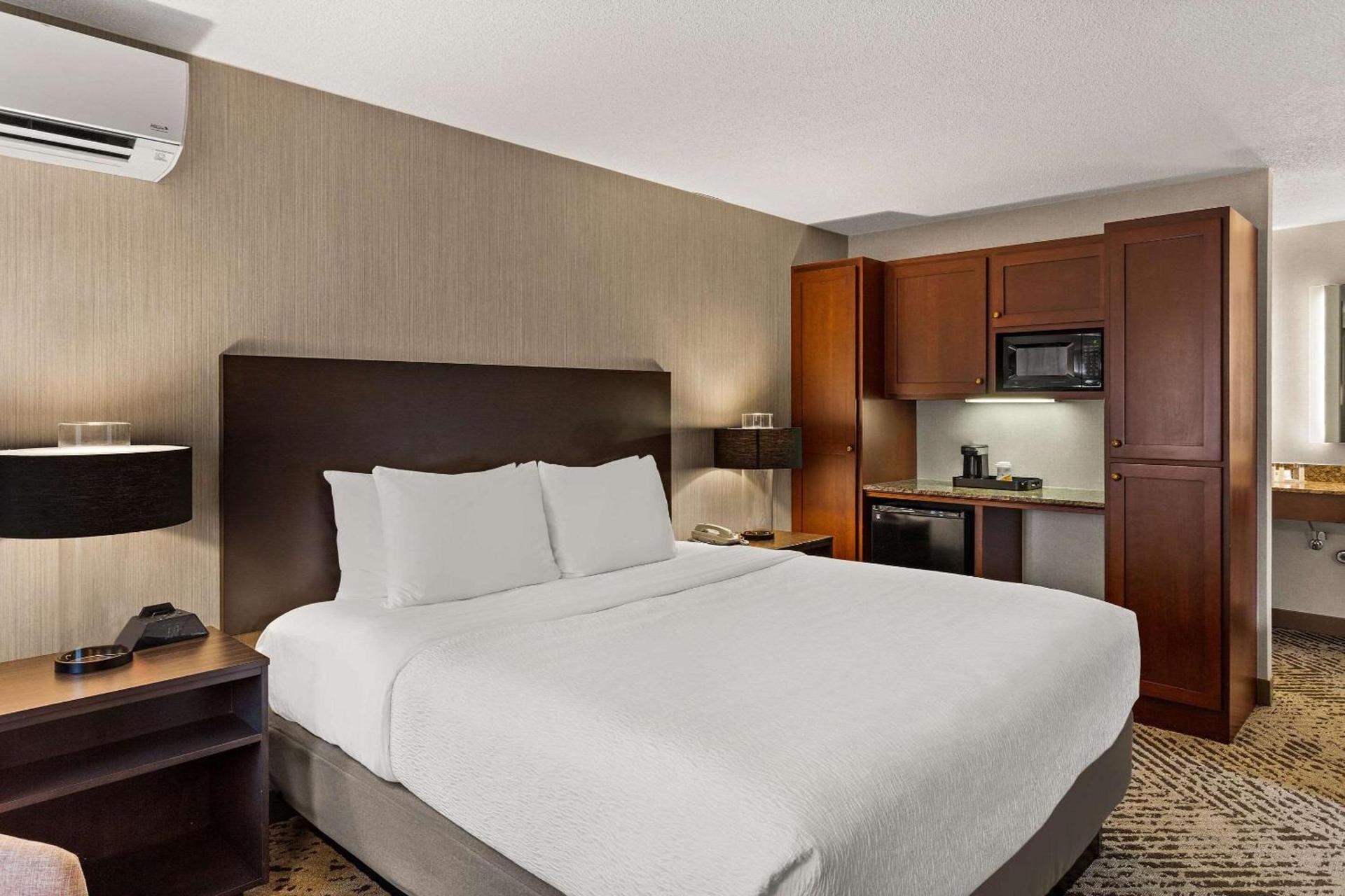 Wingate by Wyndham South Bend - Notre Dame photo 7