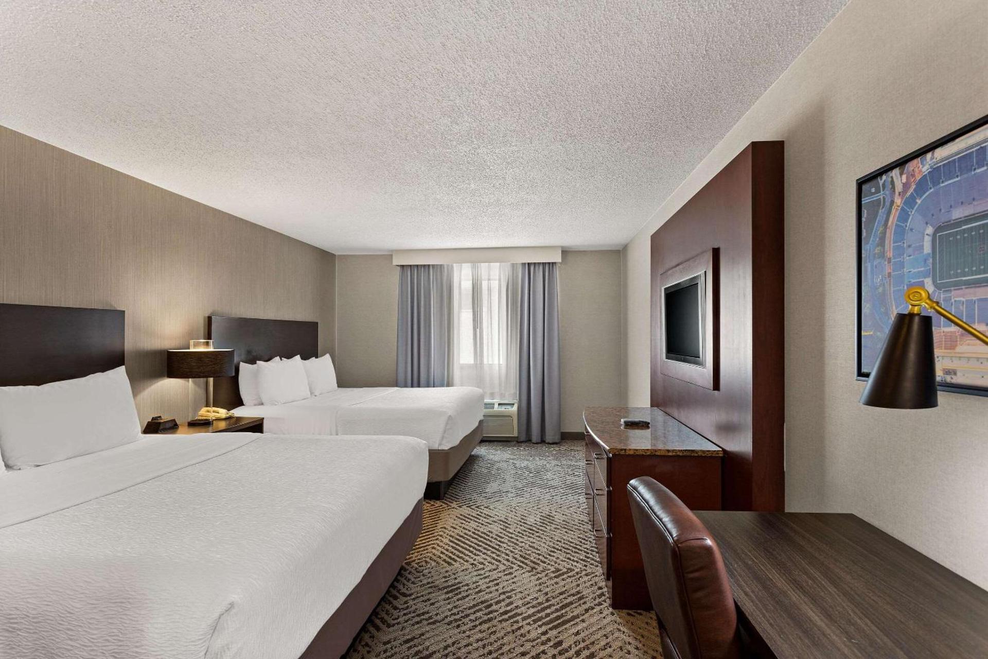 Wingate by Wyndham South Bend - Notre Dame photo 9