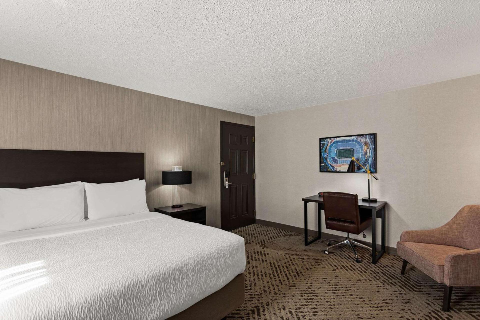 Wingate by Wyndham South Bend - Notre Dame photo 15