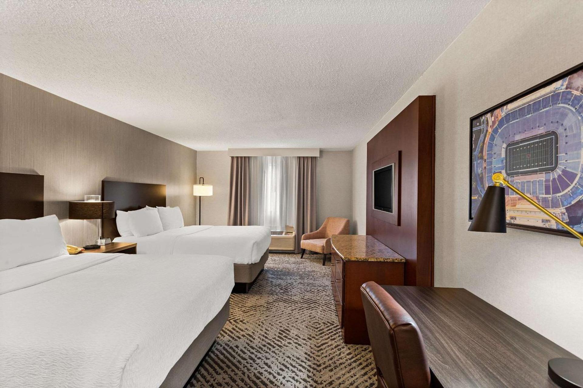 Wingate by Wyndham South Bend - Notre Dame photo 16