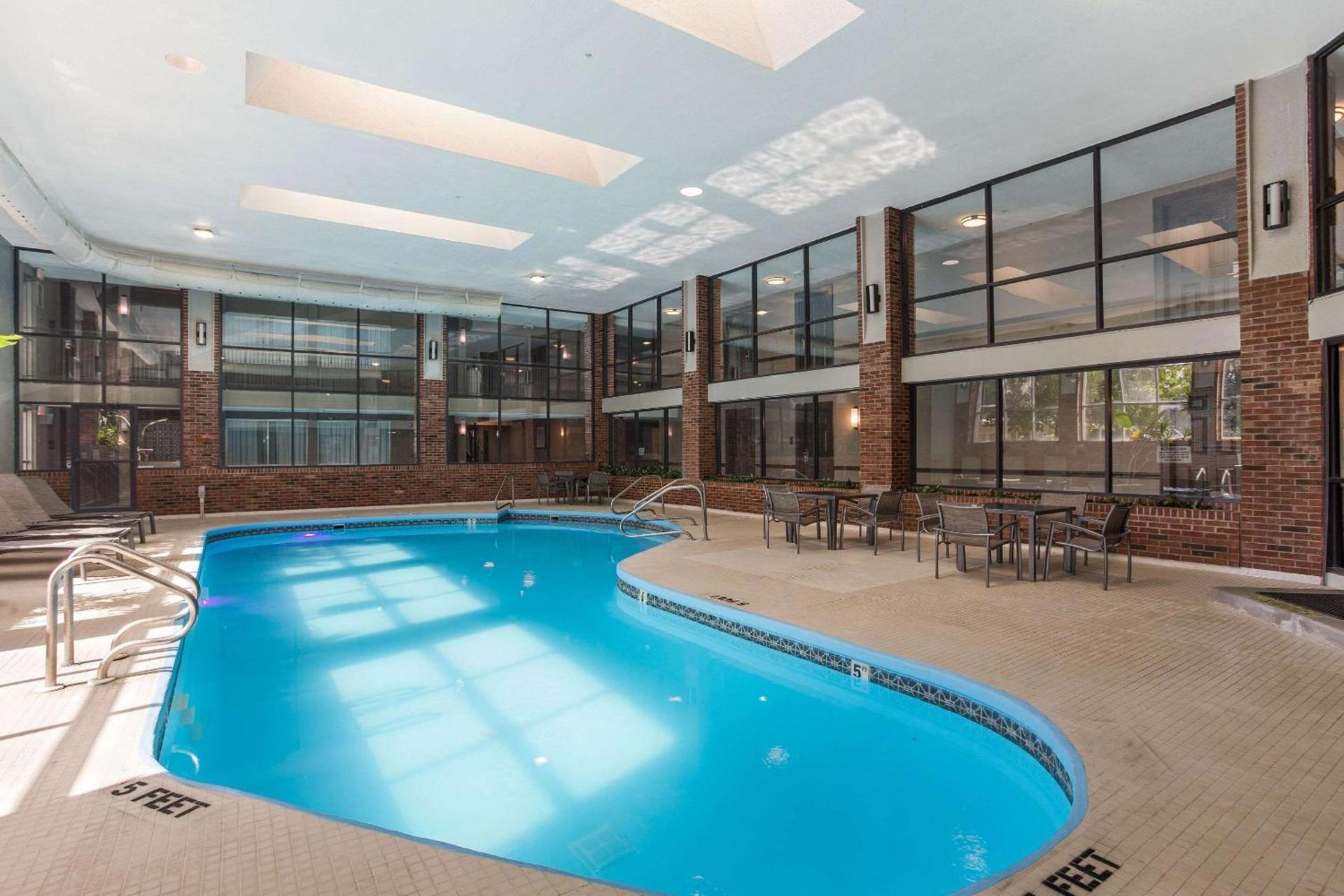 Wingate by Wyndham South Bend - Notre Dame photo 26