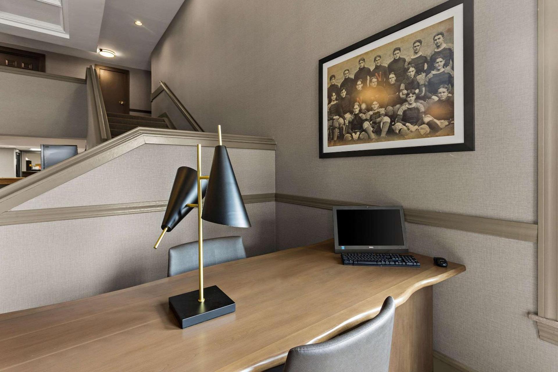 Wingate by Wyndham South Bend - Notre Dame photo 29