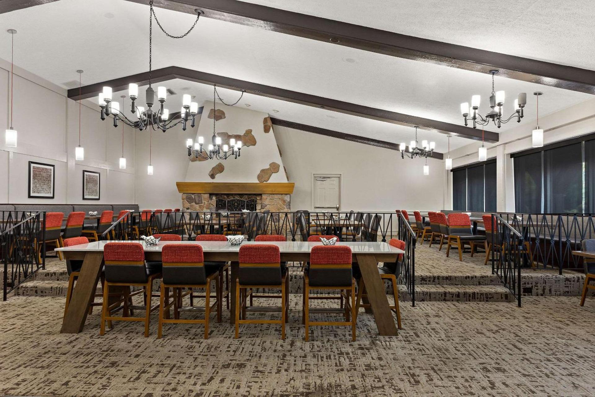 Wingate by Wyndham South Bend - Notre Dame photo 36