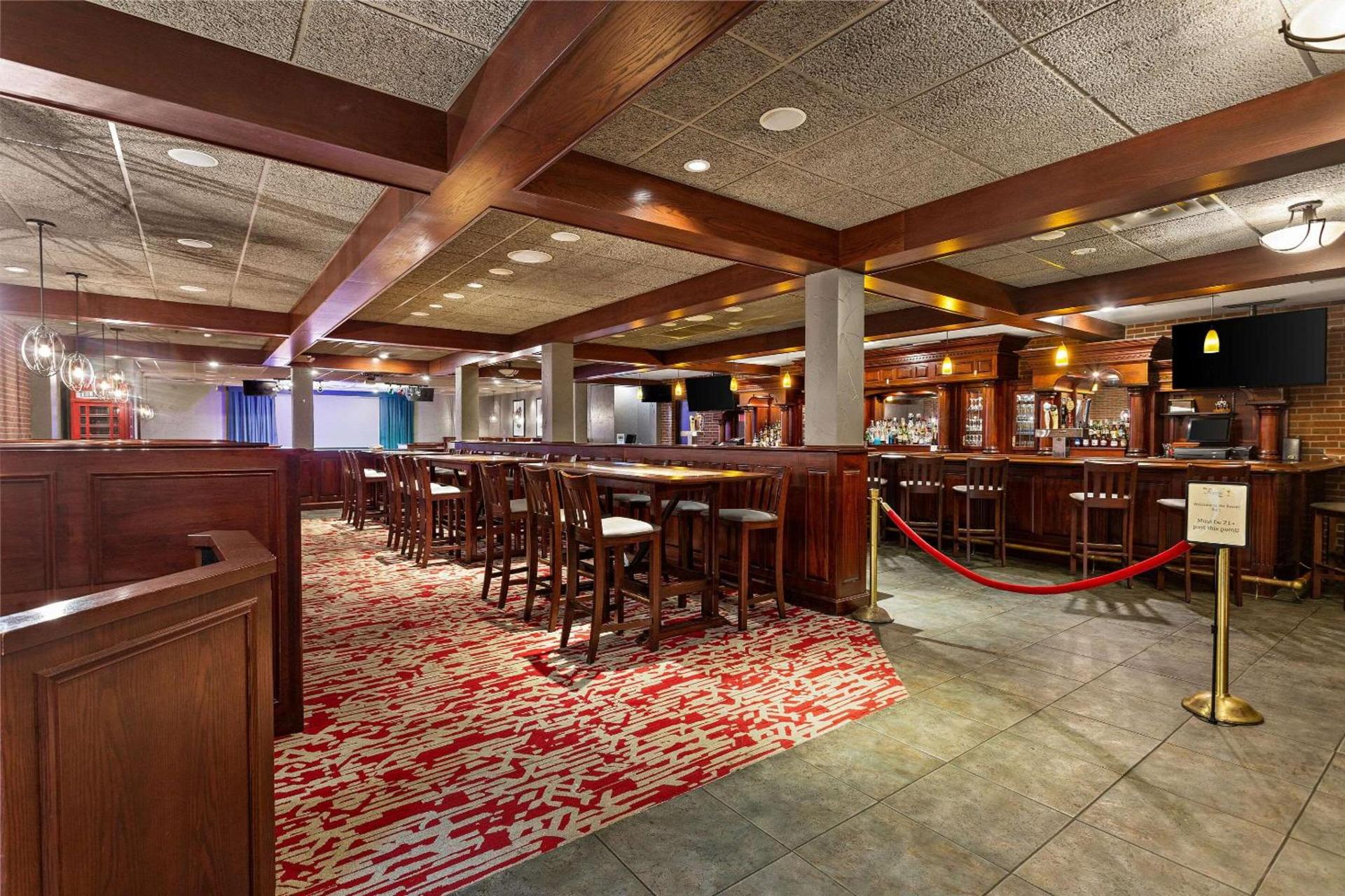 Wingate by Wyndham South Bend - Notre Dame photo 43