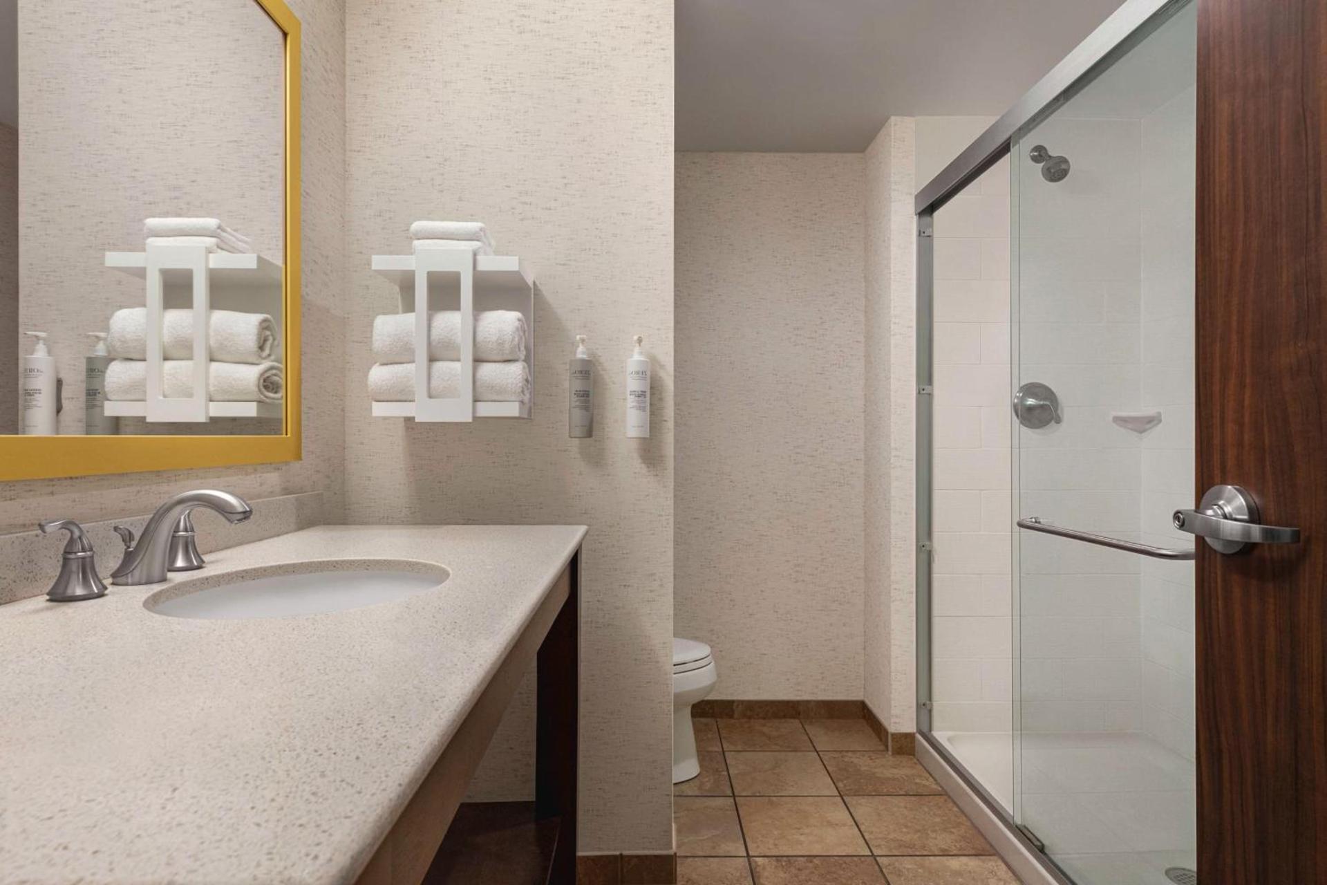 Hampton Inn & Suites Pittsburgh Waterfront West Homestead photo 39