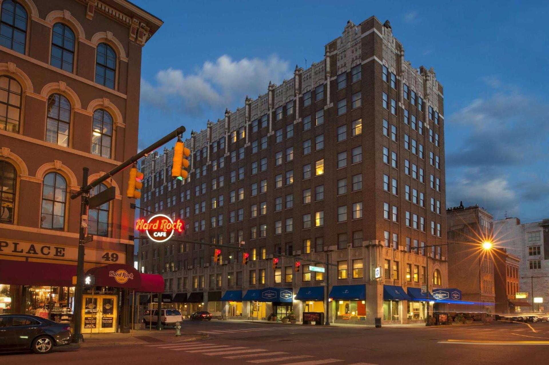 Hampton Inn Indianapolis Downtown Across from Circle Centre photo 1
