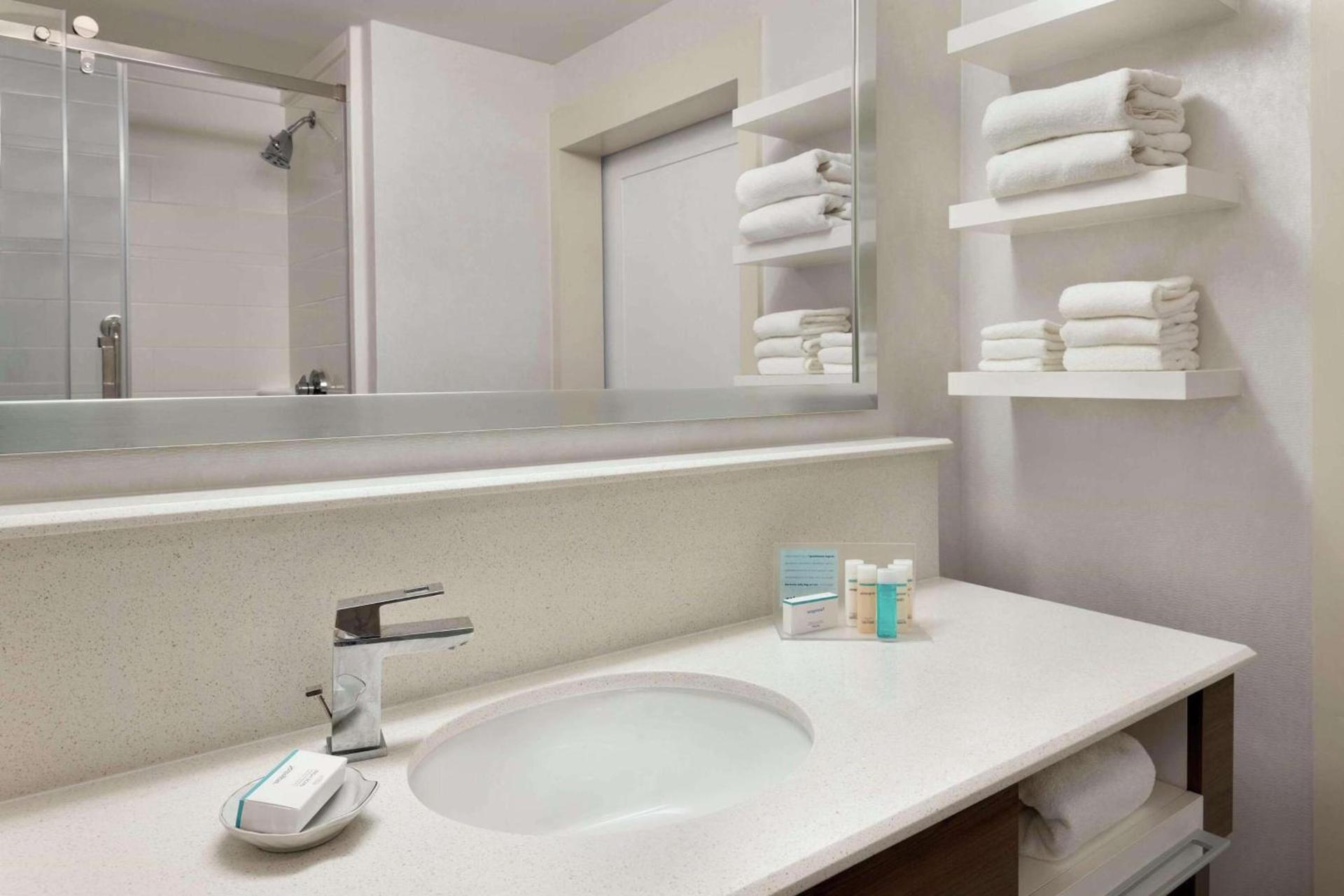Hampton Inn Philadelphia/Mt. Laurel photo 24