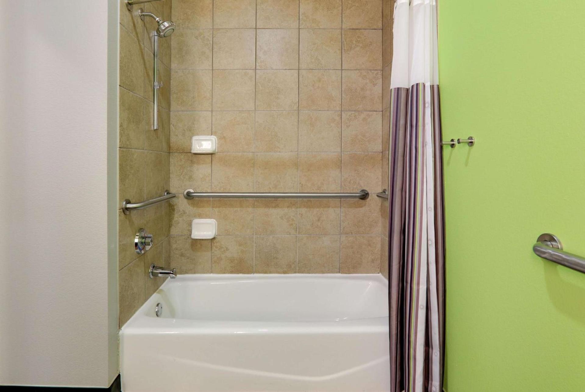 La Quinta by Wyndham Tyler South photo 7