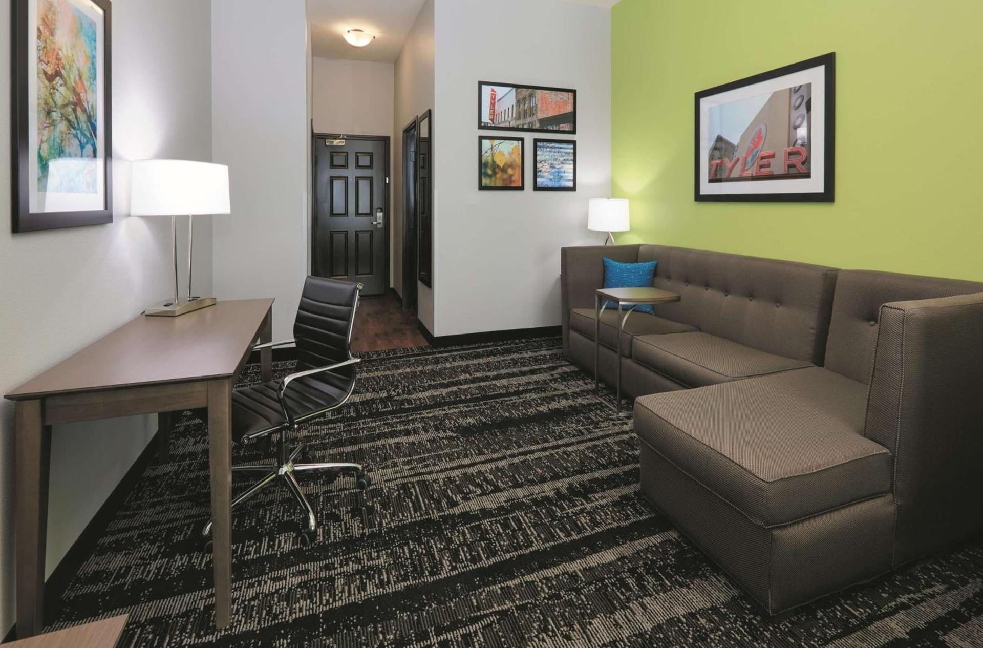La Quinta by Wyndham Tyler South photo 20