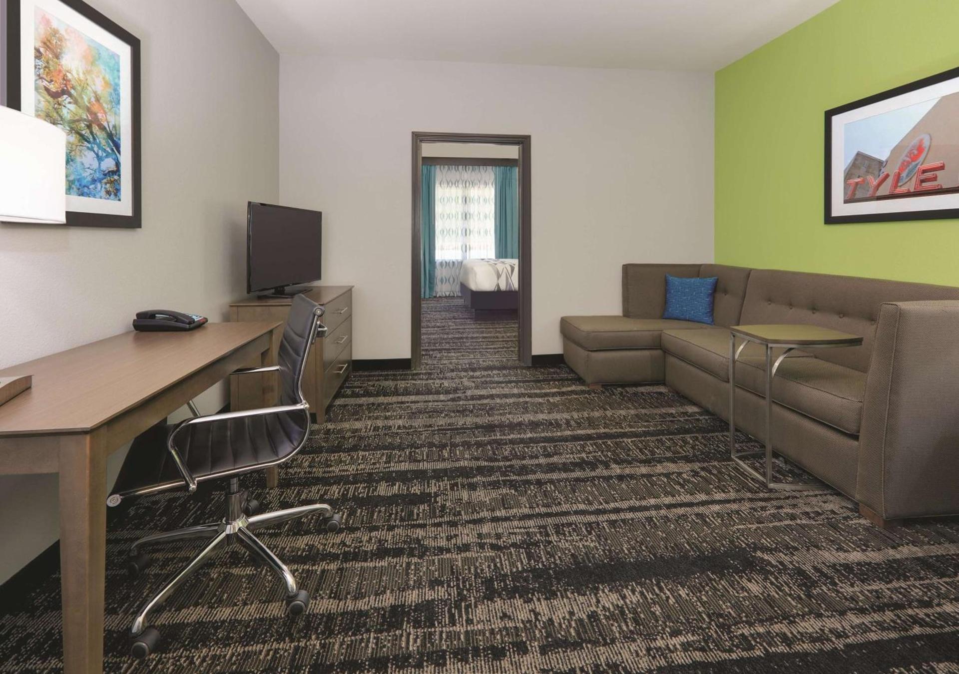La Quinta by Wyndham Tyler South photo 24