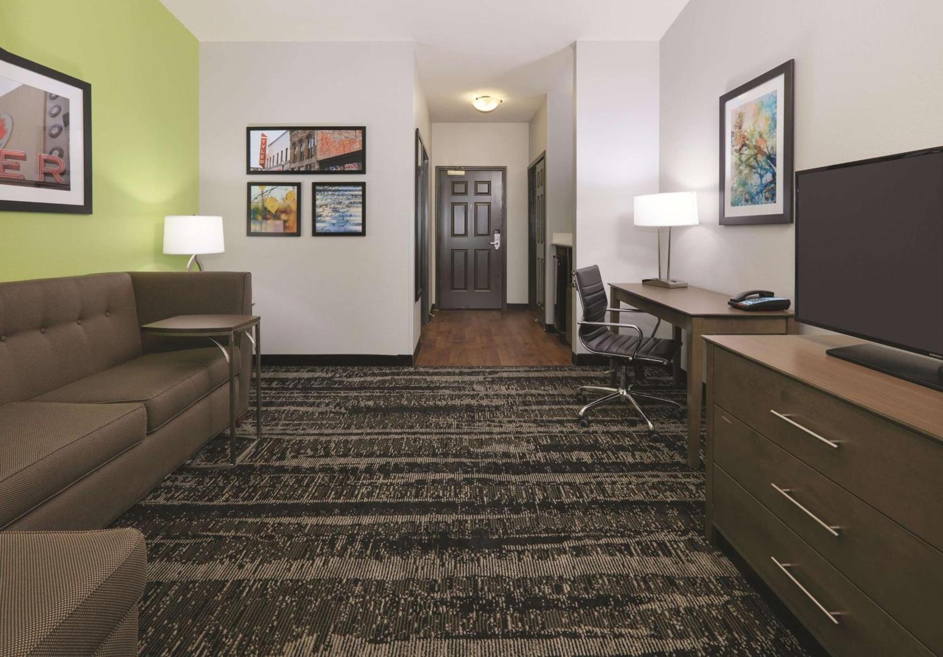 La Quinta by Wyndham Tyler South photo 26