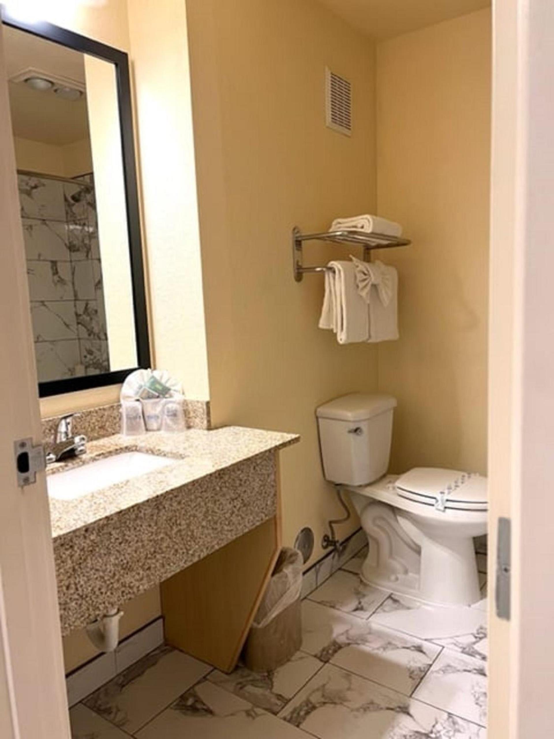 Lighthouse Suites Inn photo 54