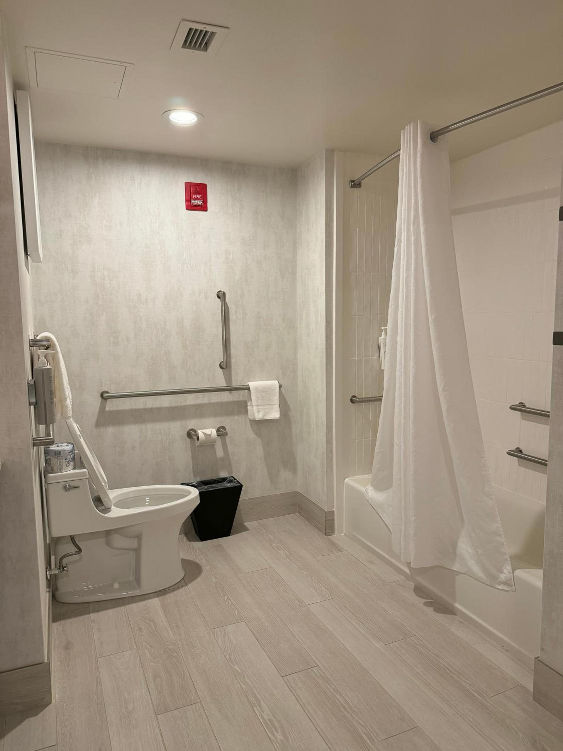 Hampton Inn & Suites Dobson photo 46
