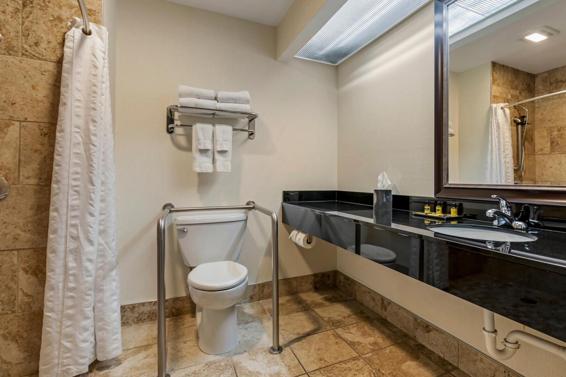 Best Western Plus InnTowner Madison photo 28