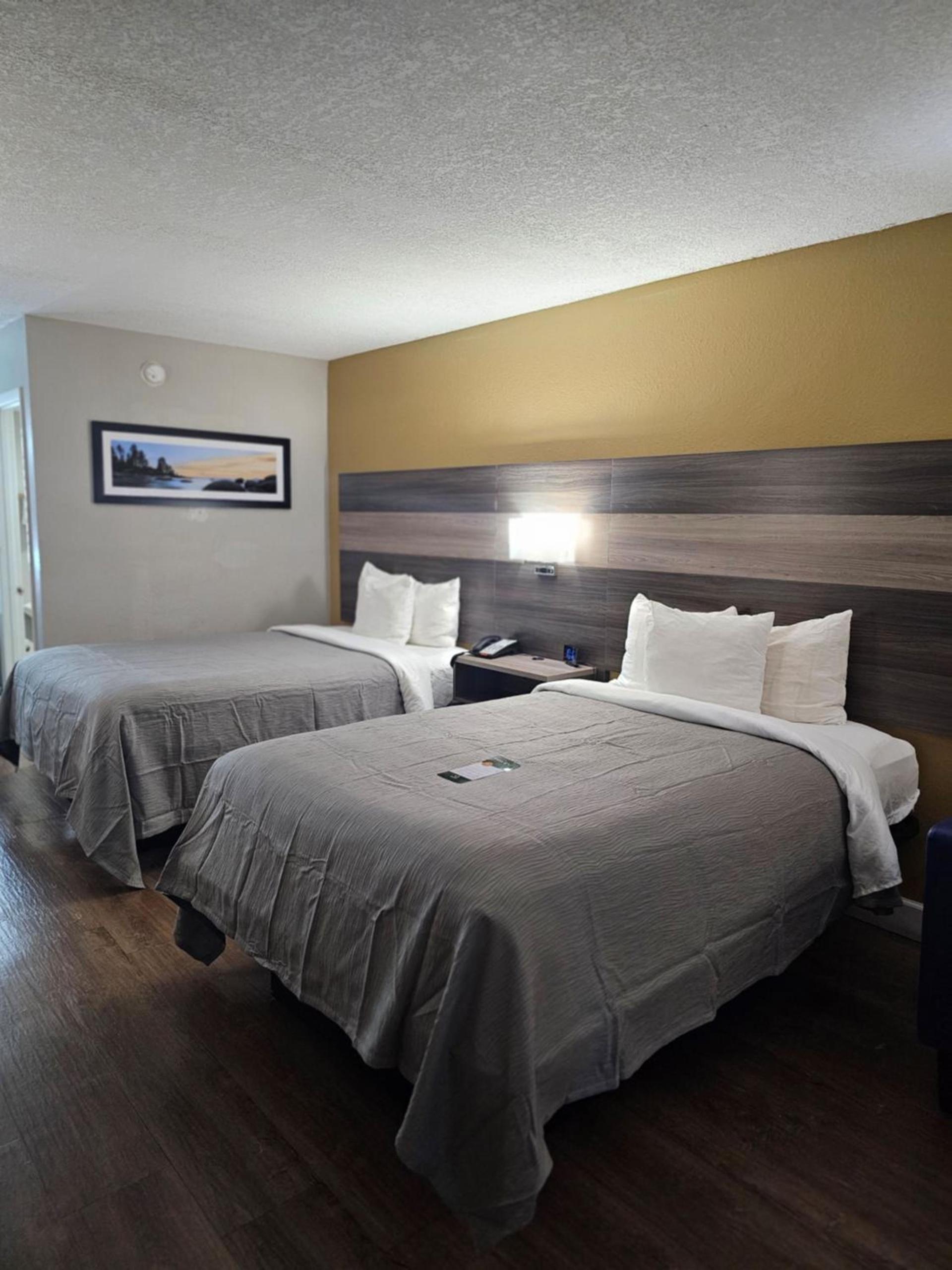 Quality Inn near Blue Spring photo 9