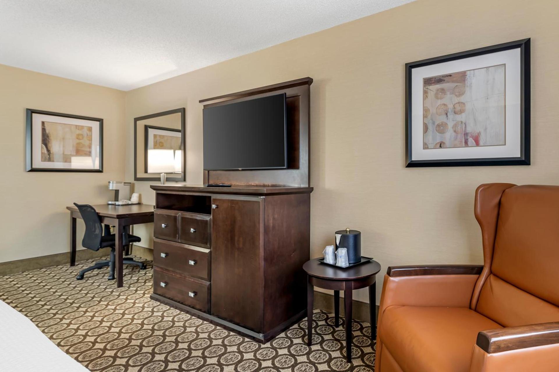 Best Western Plus InnTowner Madison photo 30
