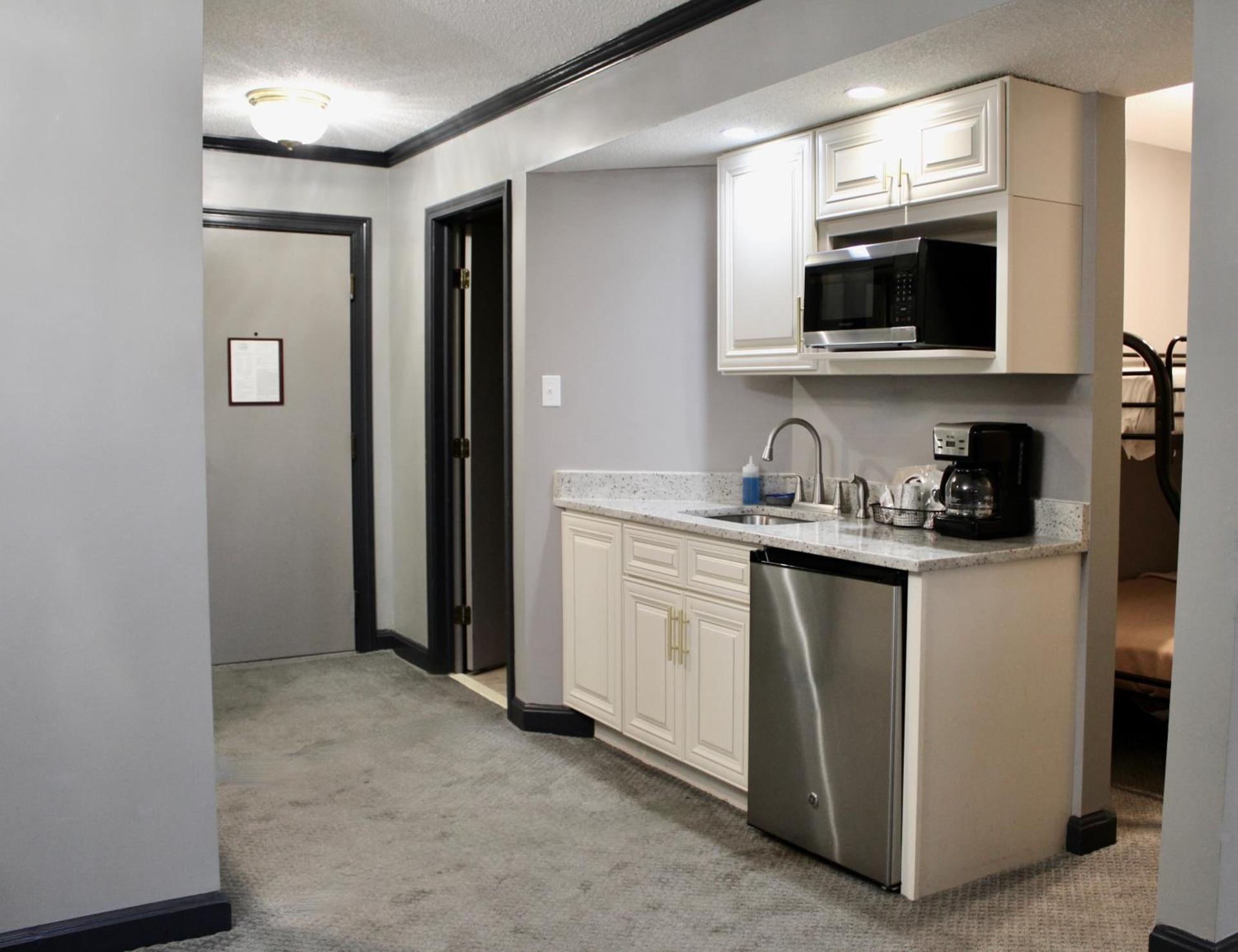 Carlton Lodge Hotel and Suites photo 25