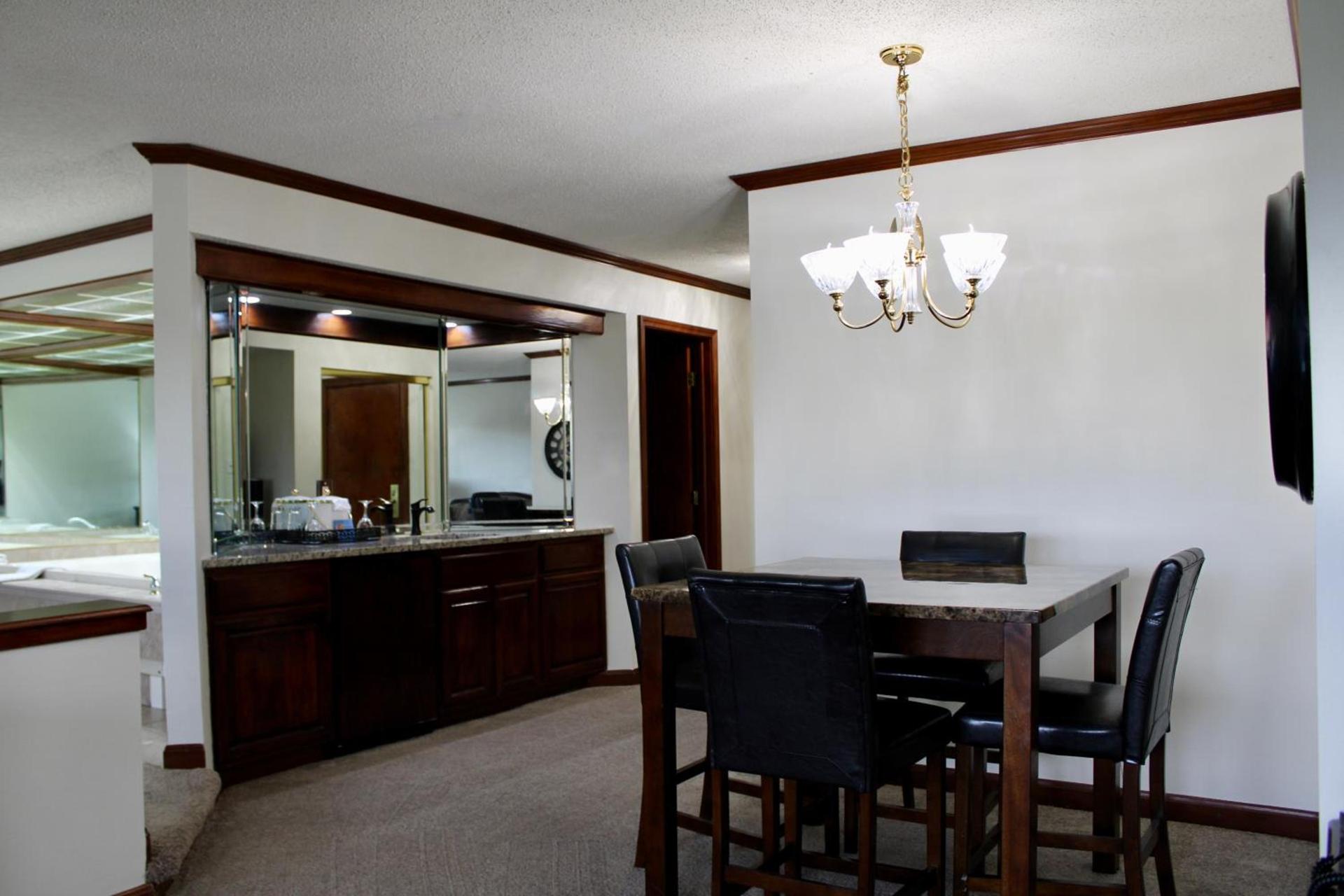 Carlton Lodge Hotel and Suites photo 16