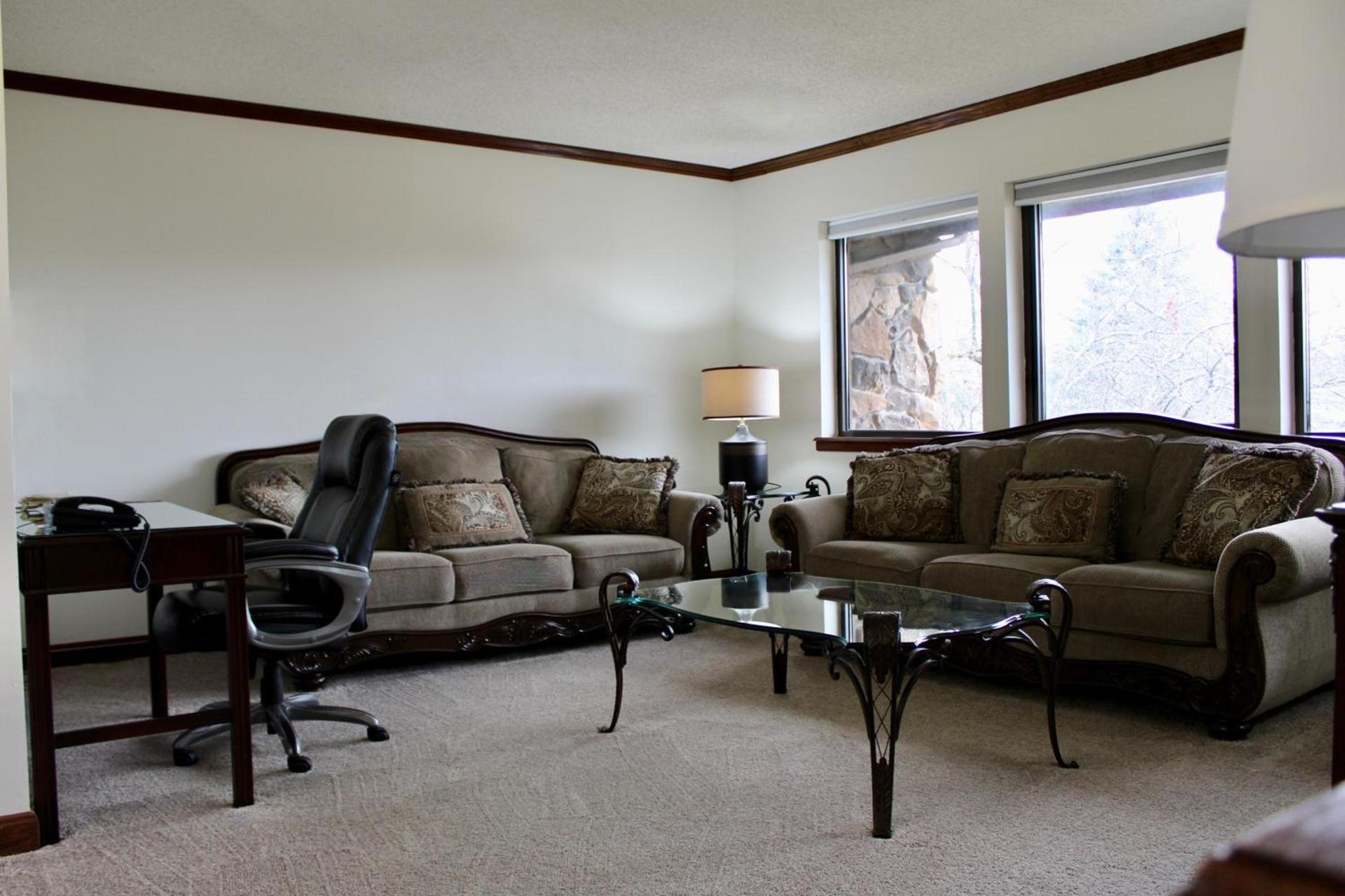 Carlton Lodge Hotel and Suites photo 15