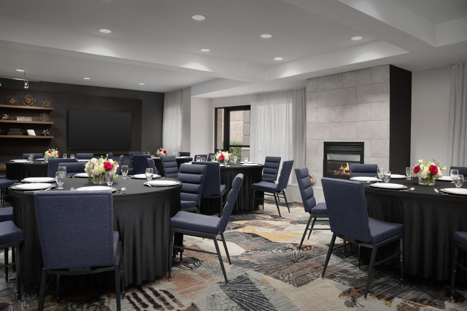 Courtyard Dallas Addison Quorum Drive photo 20
