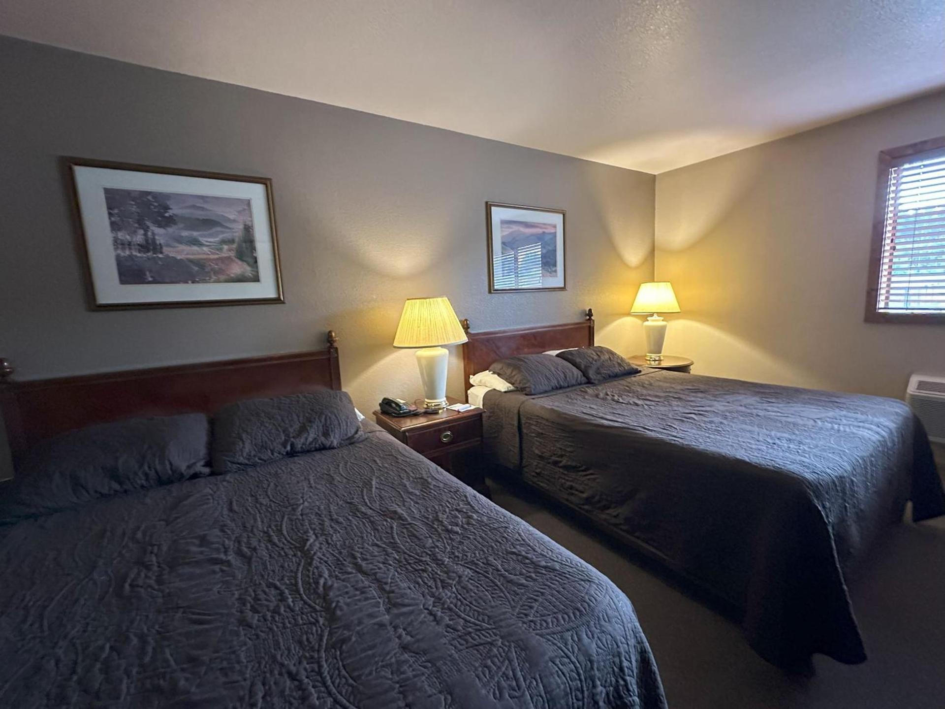 Timber Lodge Inn photo 28