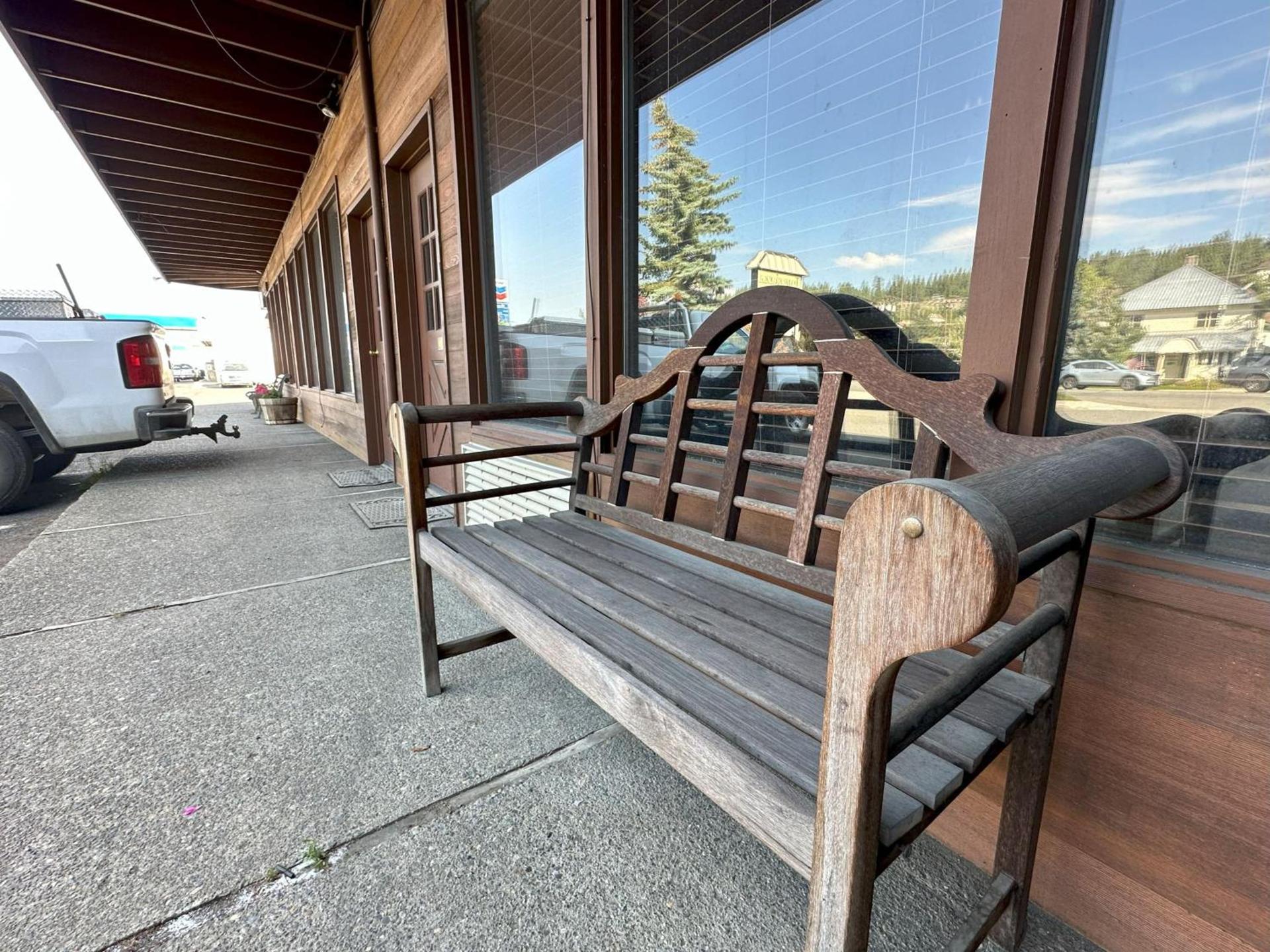 Timber Lodge Inn photo 3