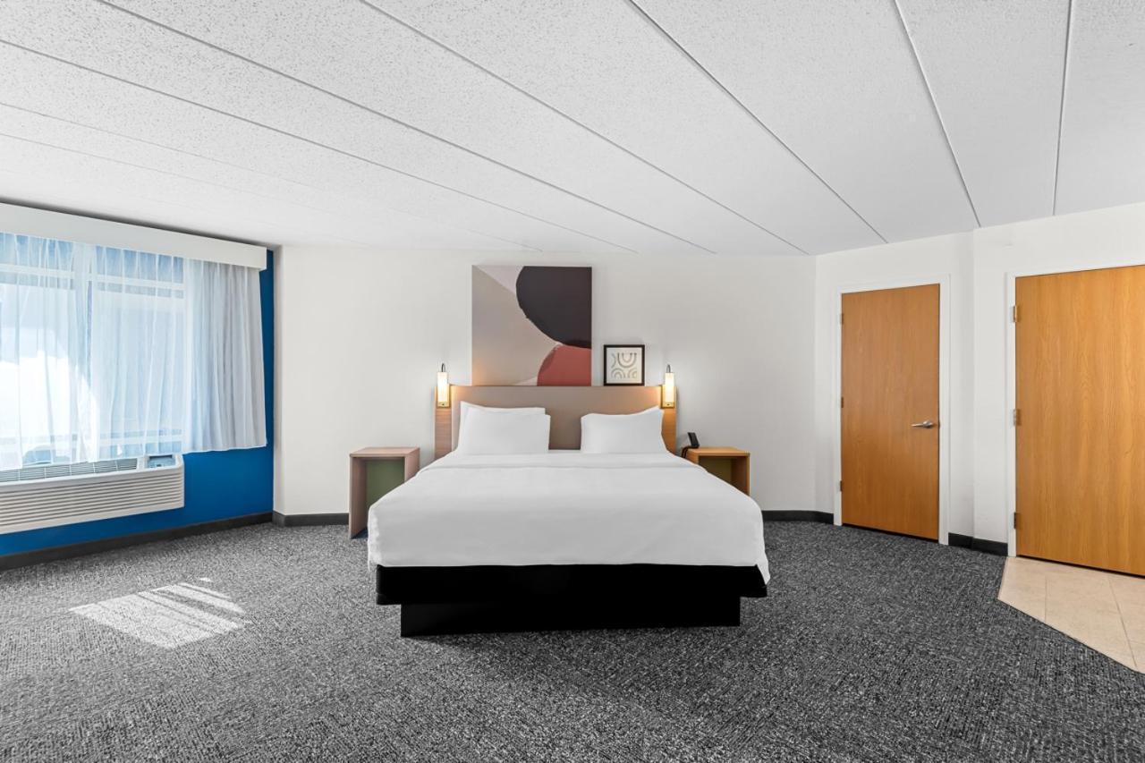 Spark by Hilton Cedar Falls photo 29