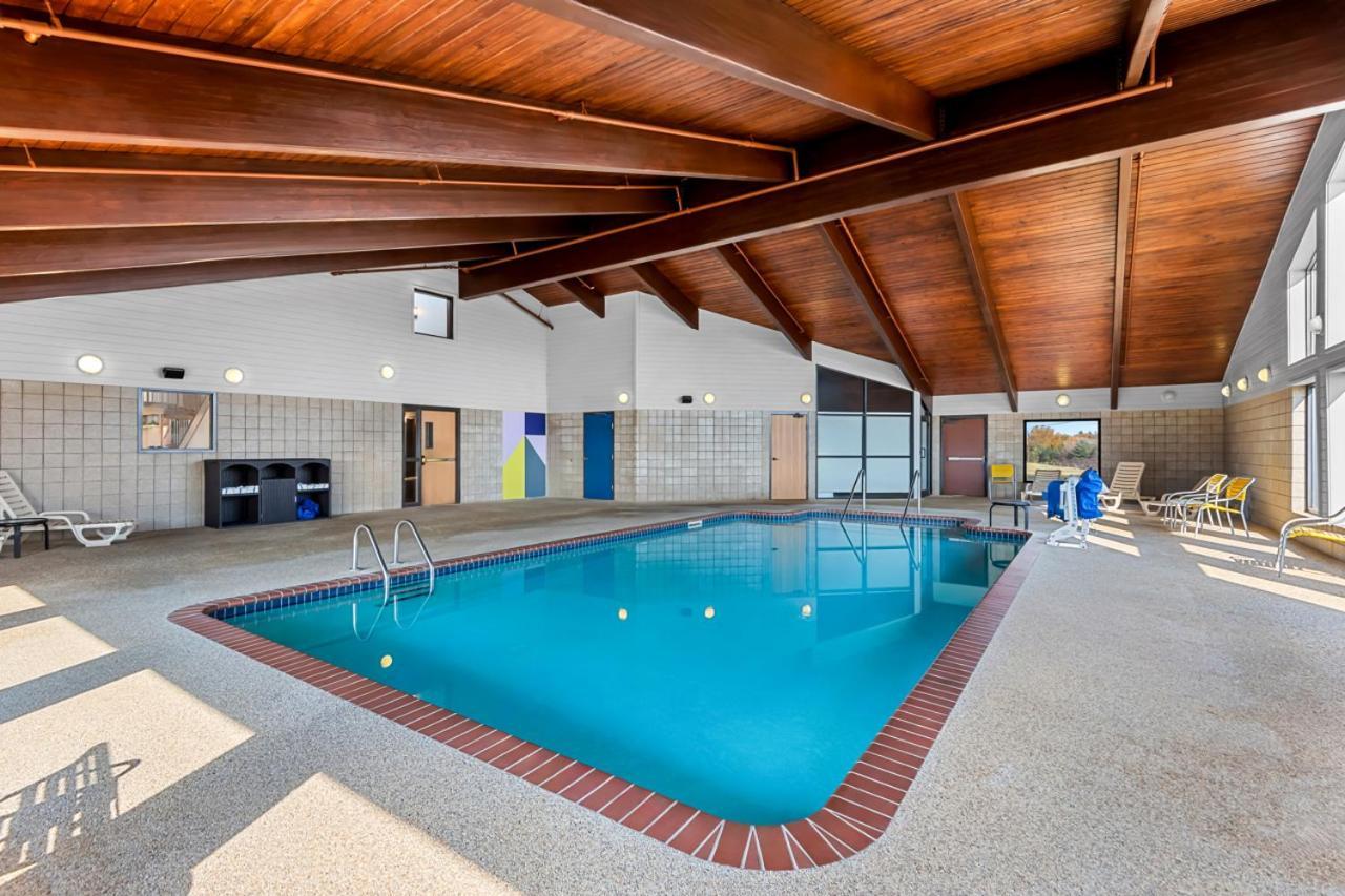 Spark by Hilton Cedar Falls photo 34