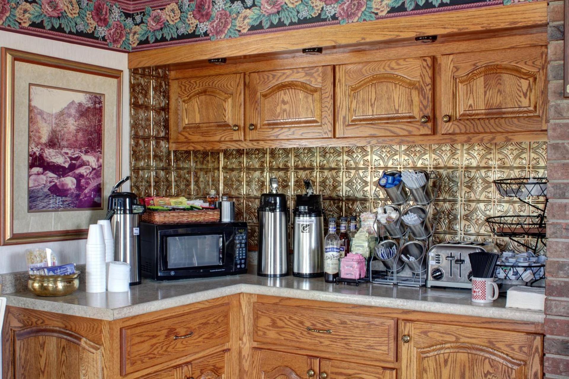 Highland Manor Inn photo 26