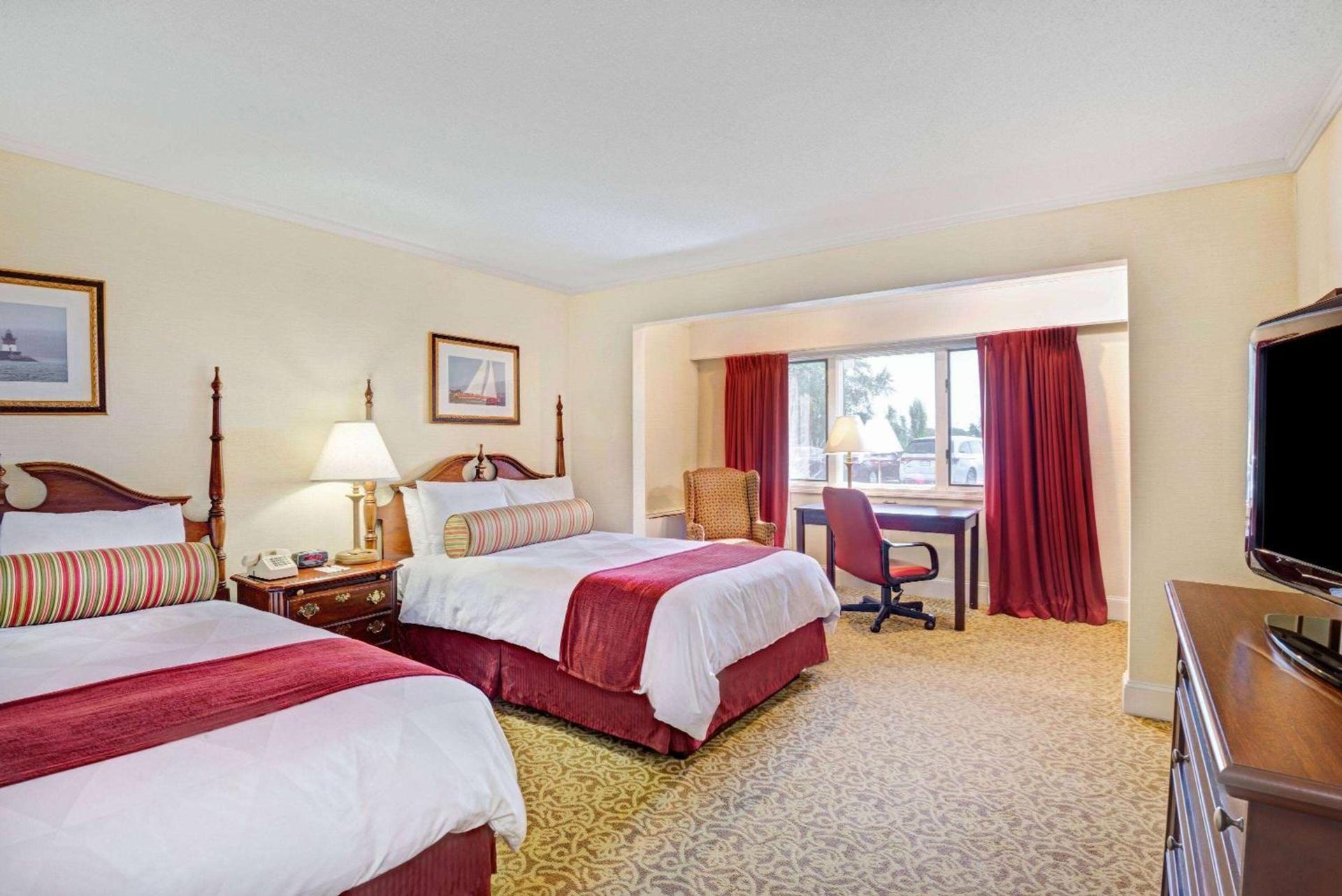 Ramada by Wyndham Seekonk Providence Area photo 4