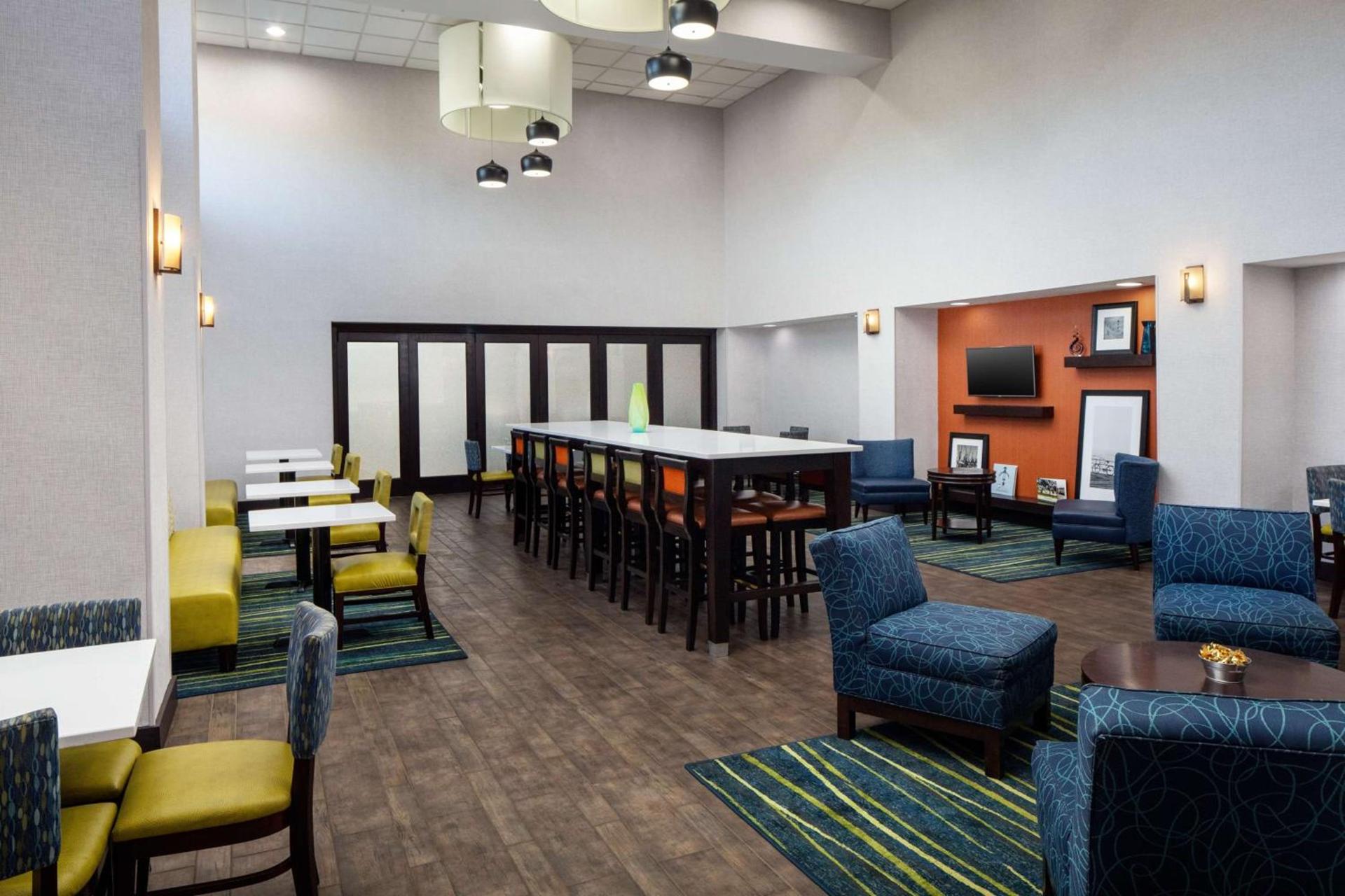 Hampton Inn & Suites Savannah - I-95 South - Gateway photo 4