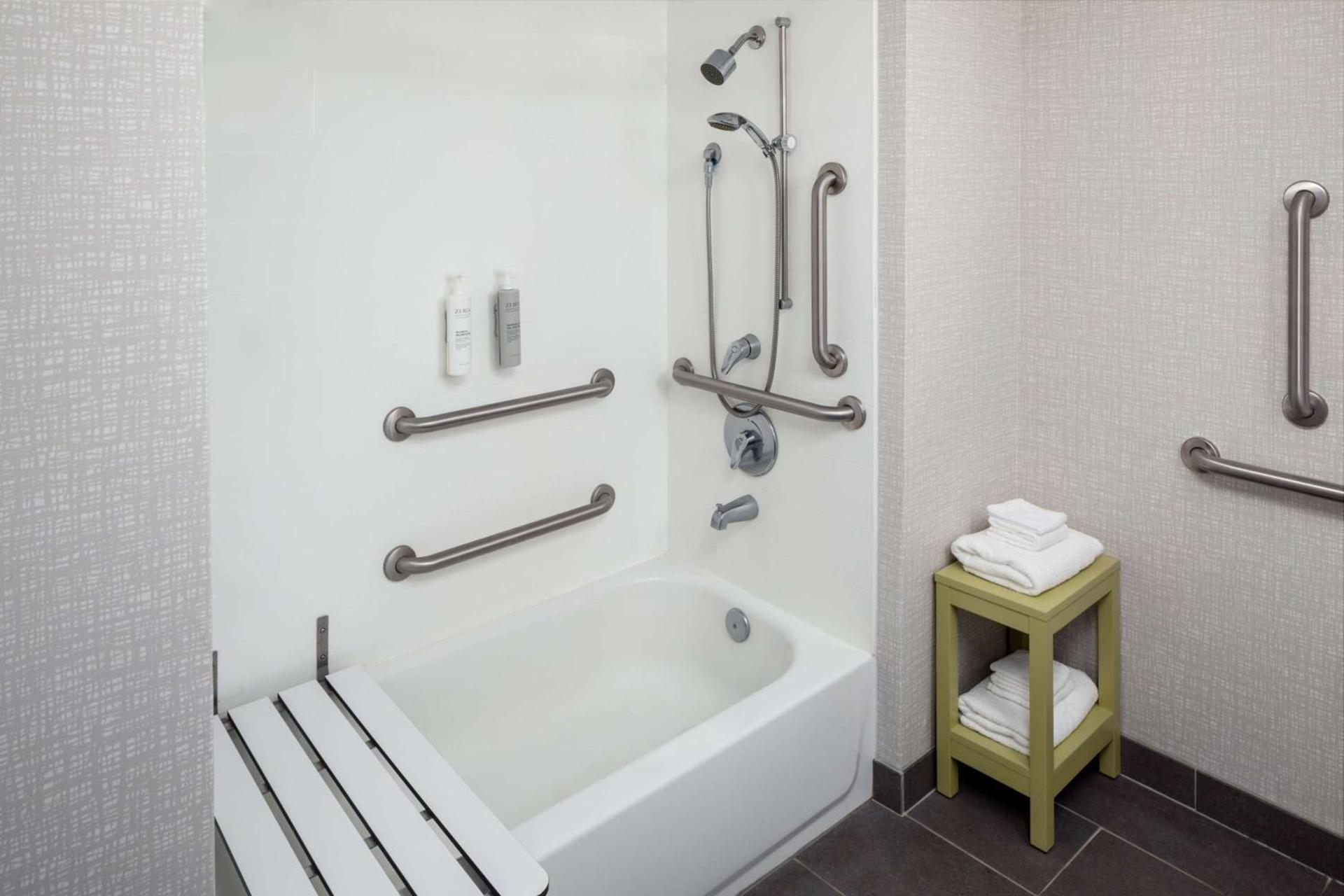 Hampton Inn & Suites Savannah - I-95 South - Gateway photo 17