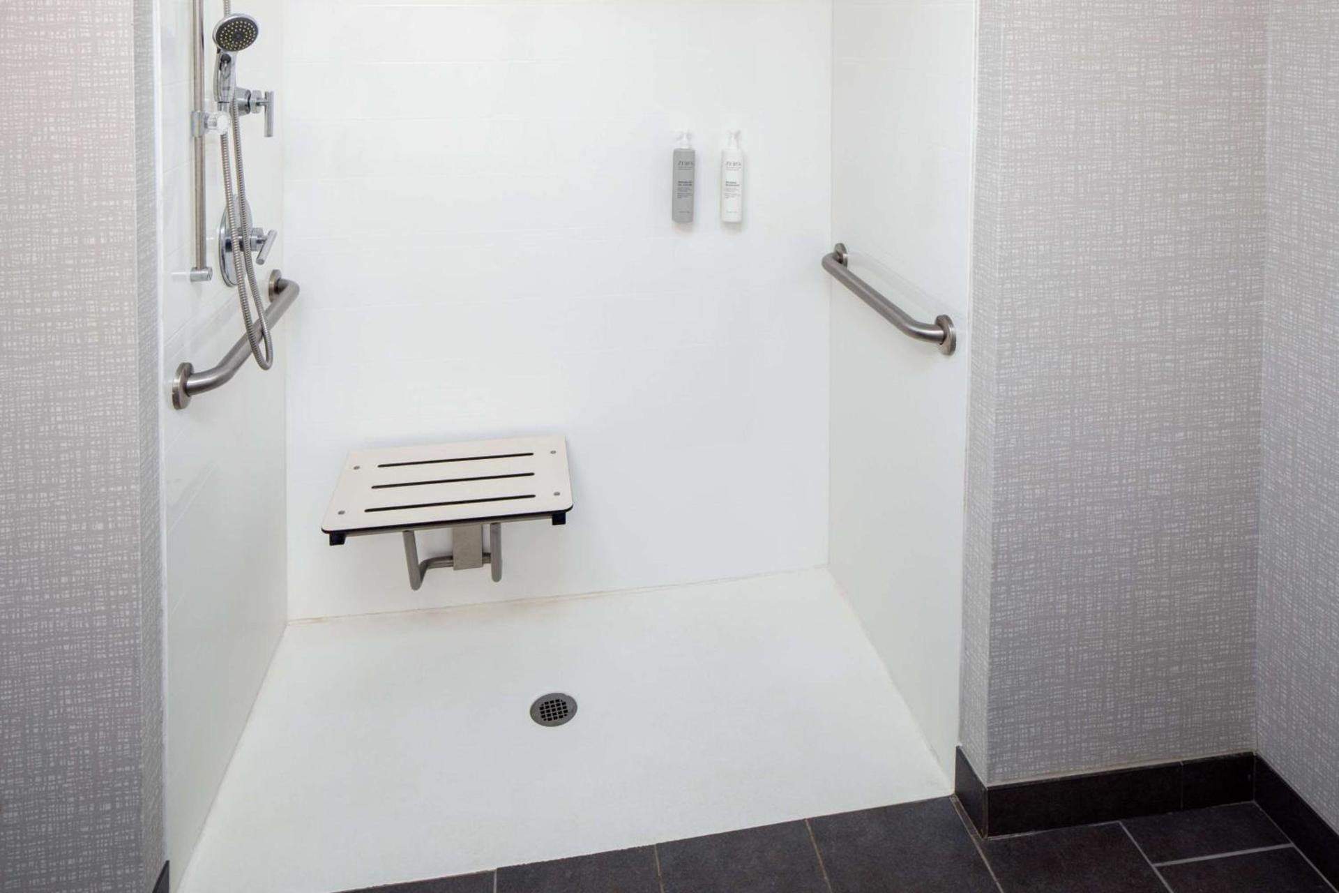 Hampton Inn & Suites Savannah - I-95 South - Gateway photo 19