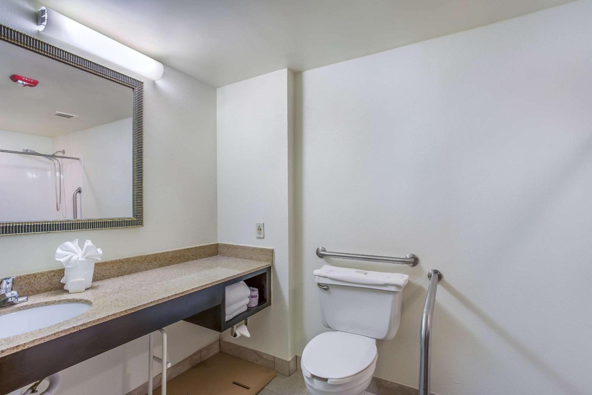 Burrstone Inn, an Ascend Collection Hotel photo 90