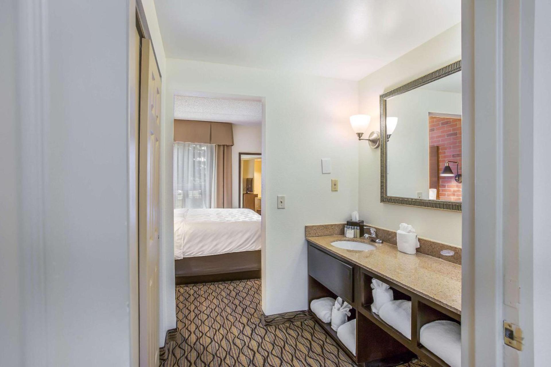 Burrstone Inn, an Ascend Collection Hotel photo 71