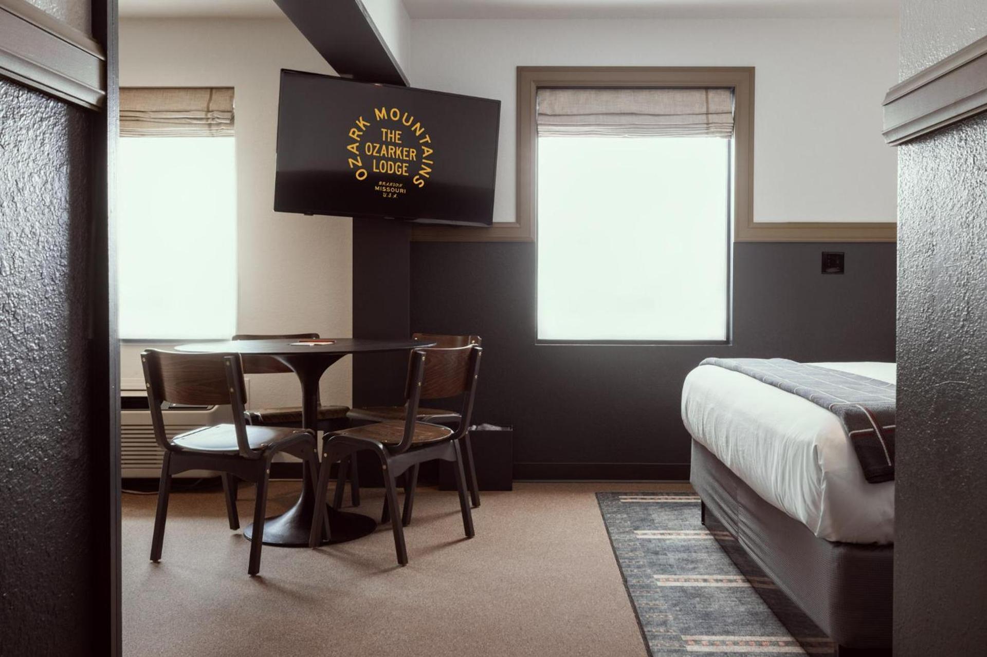 The Ozarker Lodge photo 13