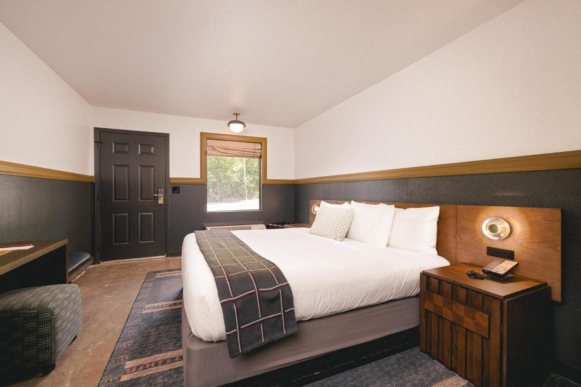 The Ozarker Lodge photo 34
