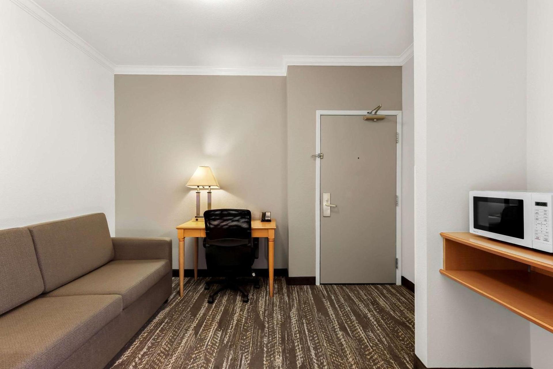 Clarion Suites Anchorage Downtown photo 9