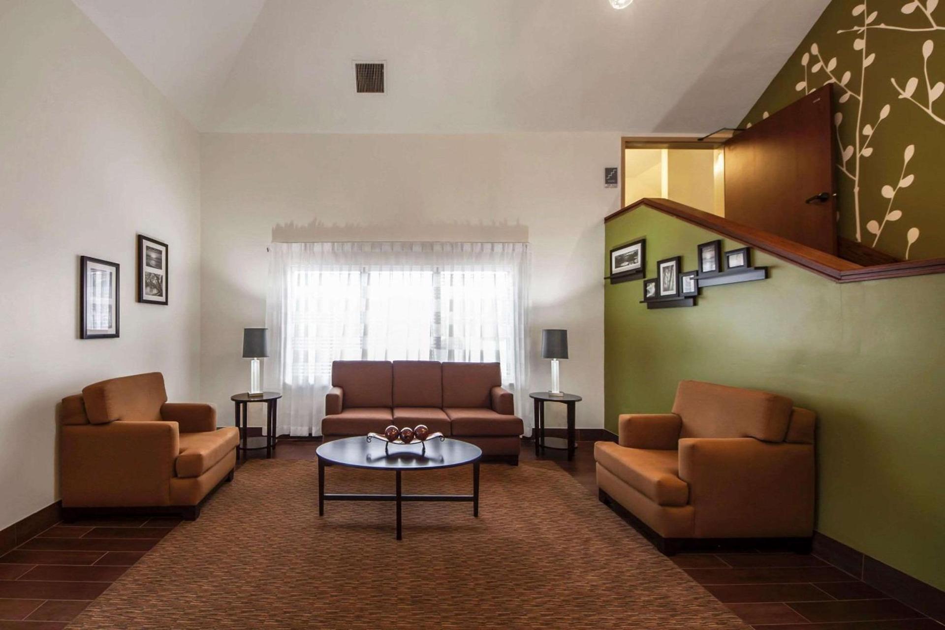 Sleep Inn & Suites Tulsa Central I-44 photo 4